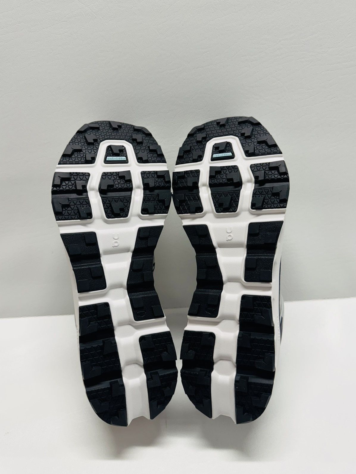 On On Cloudvista 2 Running Shoes Glacier/Eclipse Size US 11.5 / EU 44-45 - 6 Thumbnail