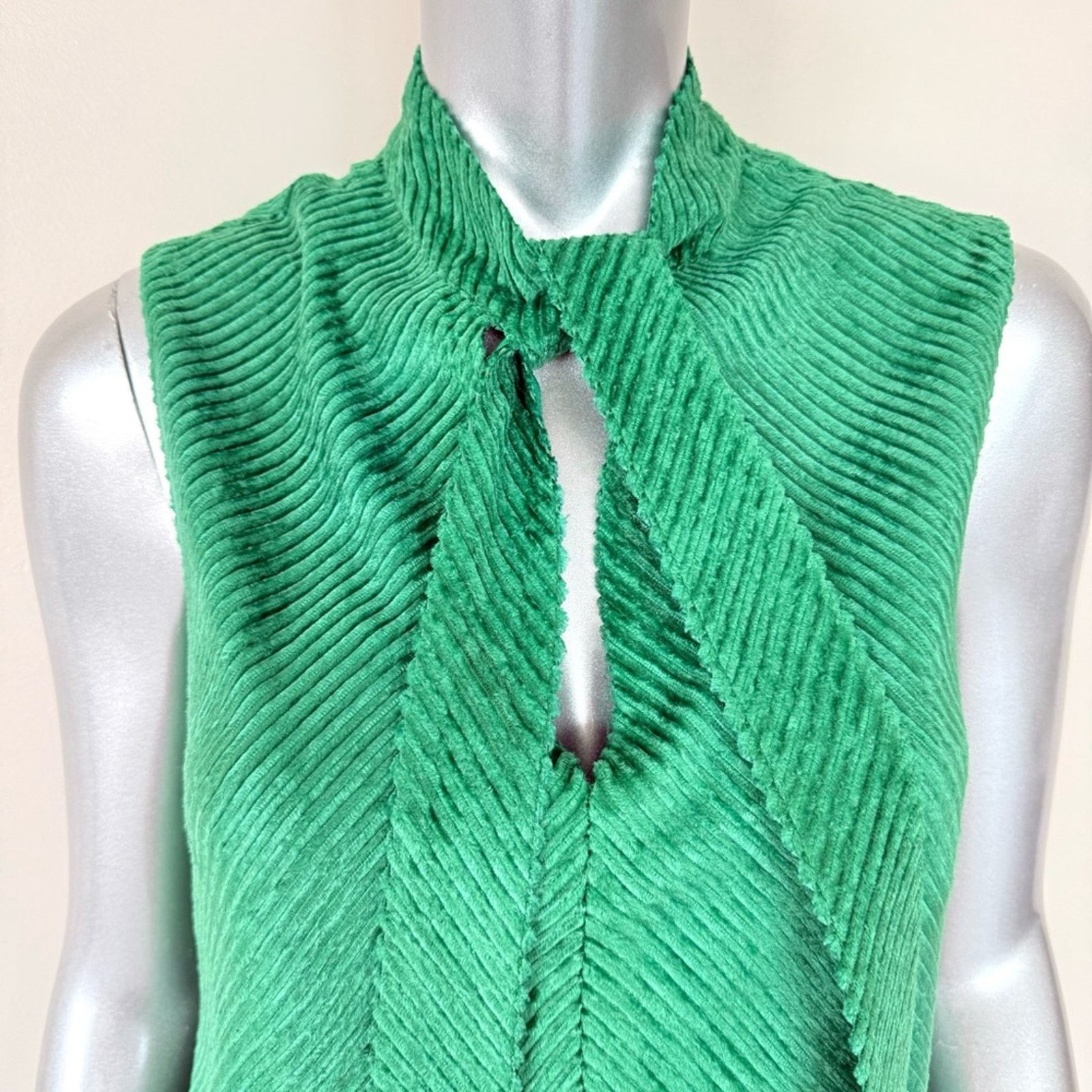 NBDN Nobrandedon NWT! MALIPARMI Women Green Velvet Top, Size M, MSRP. 309$ Size M / US 6-8 / IT 42-44 - 3 Thumbnail