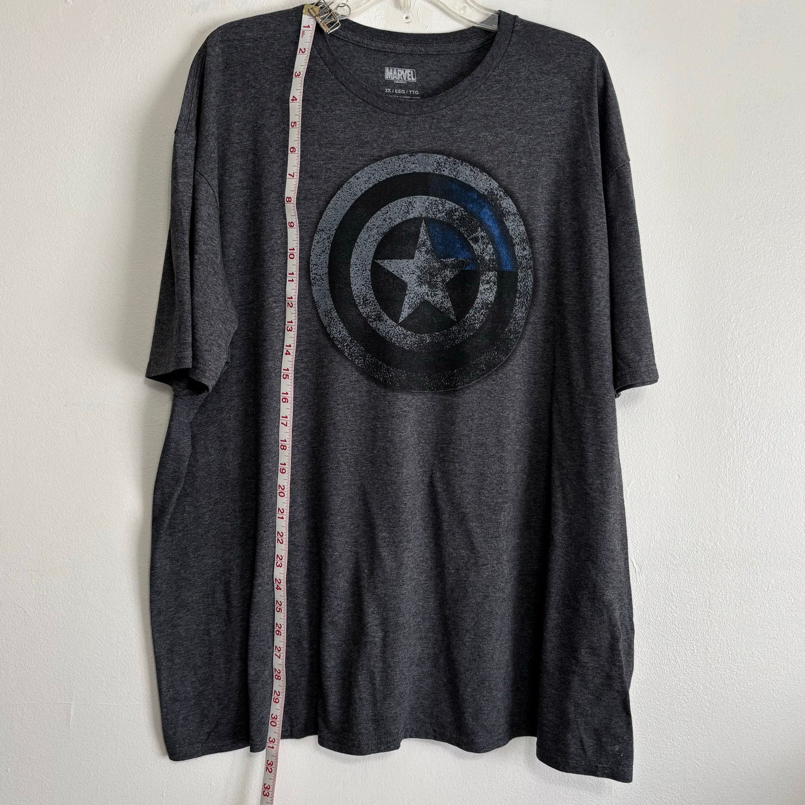 Marvel Comics Marvel Captain America Gray T-shirt Distressed Shield 2X Size US XXL / EU 58 / 5 - 4 Thumbnail