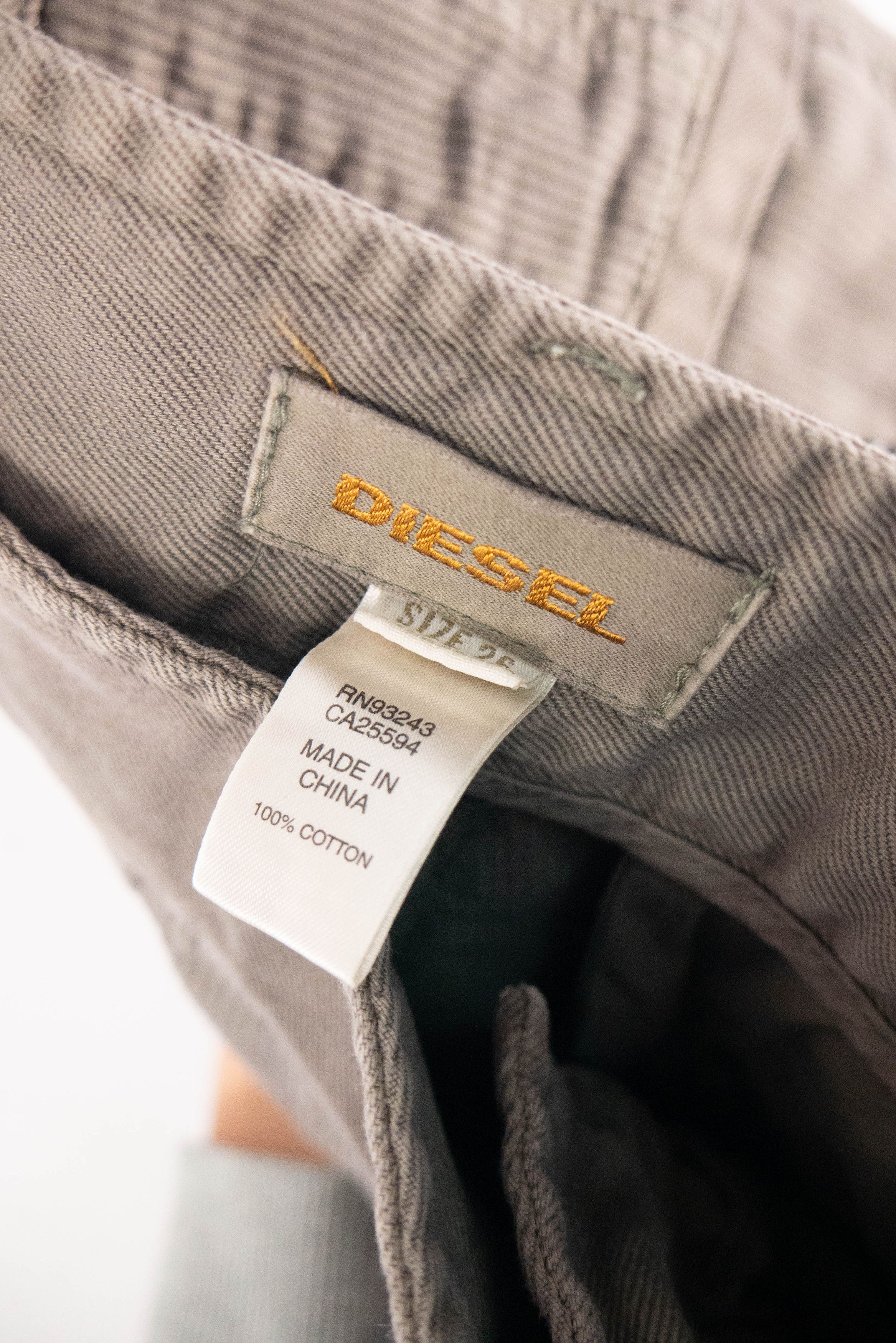 Diesel × Vintage Diesel capri pants Y2K aesthetic corduroy streetwear Size 26" / US 2 / IT 38 - 13 Thumbnail