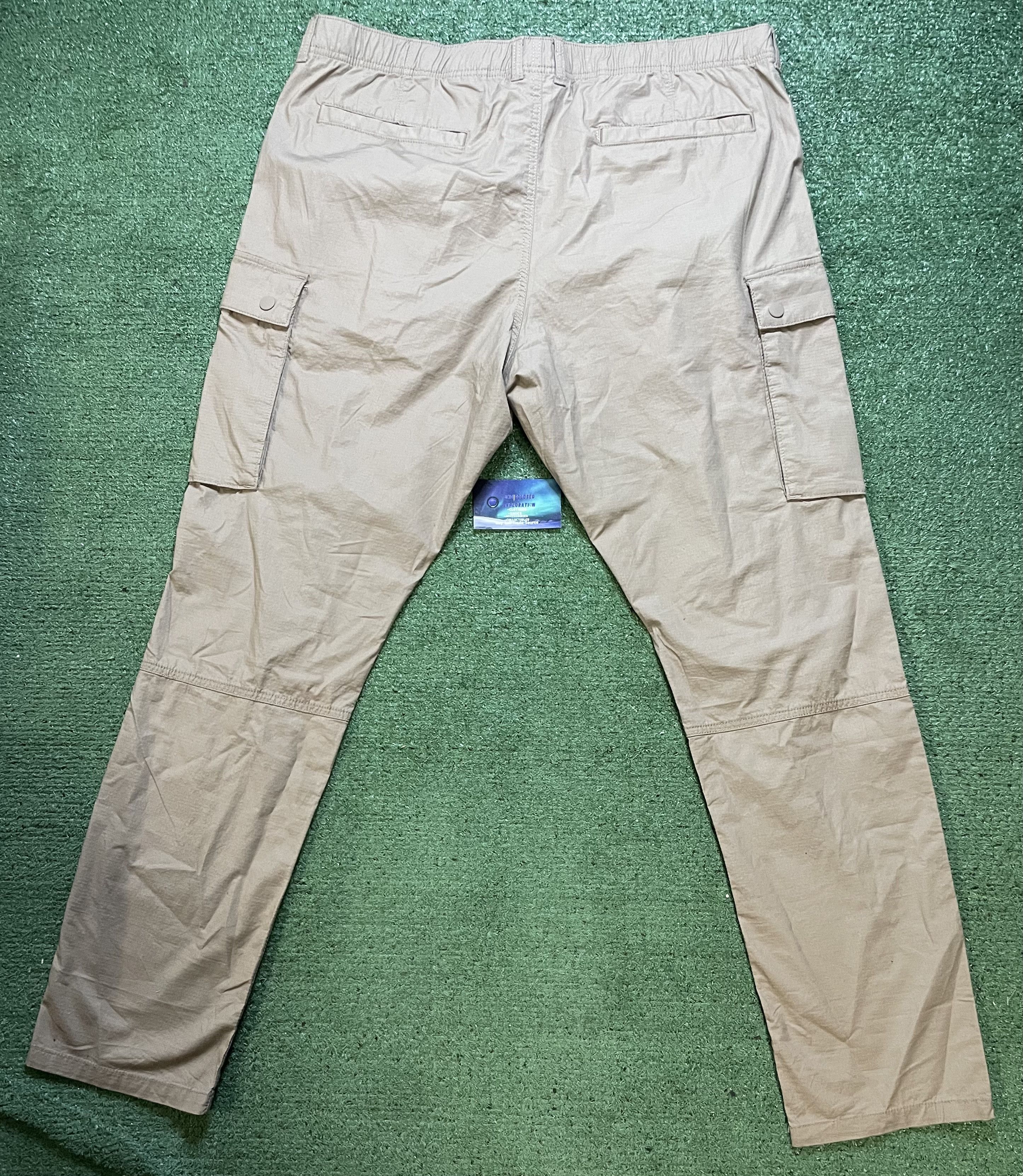 H&M H&M beige cargo pants Size US 36 / EU 52 - 2 Thumbnail