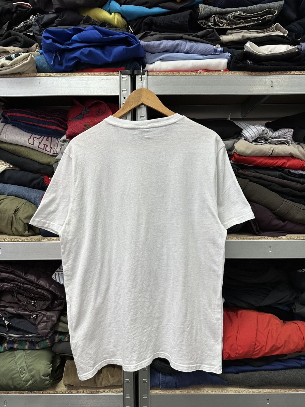 Oakley Vintage Oakley T-Shirt Big Logo Outdoor Japanese White Tee Size US L / EU 52-54 / 3 - 15 Thumbnail