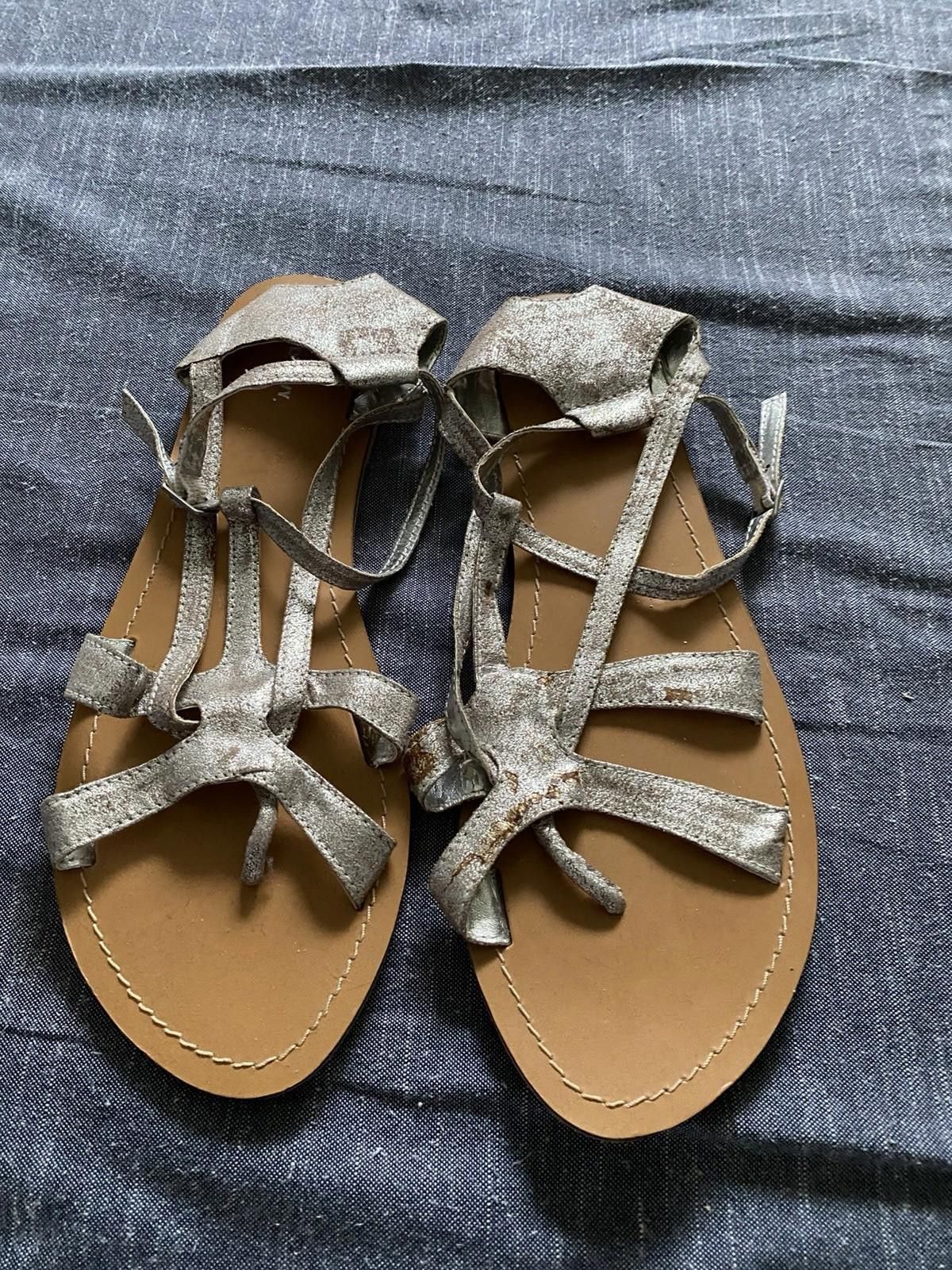 Old Navy Women’s Gold old navy Ankle sandals Size 8 Size US 8 / IT 38 - 1 Thumbnail
