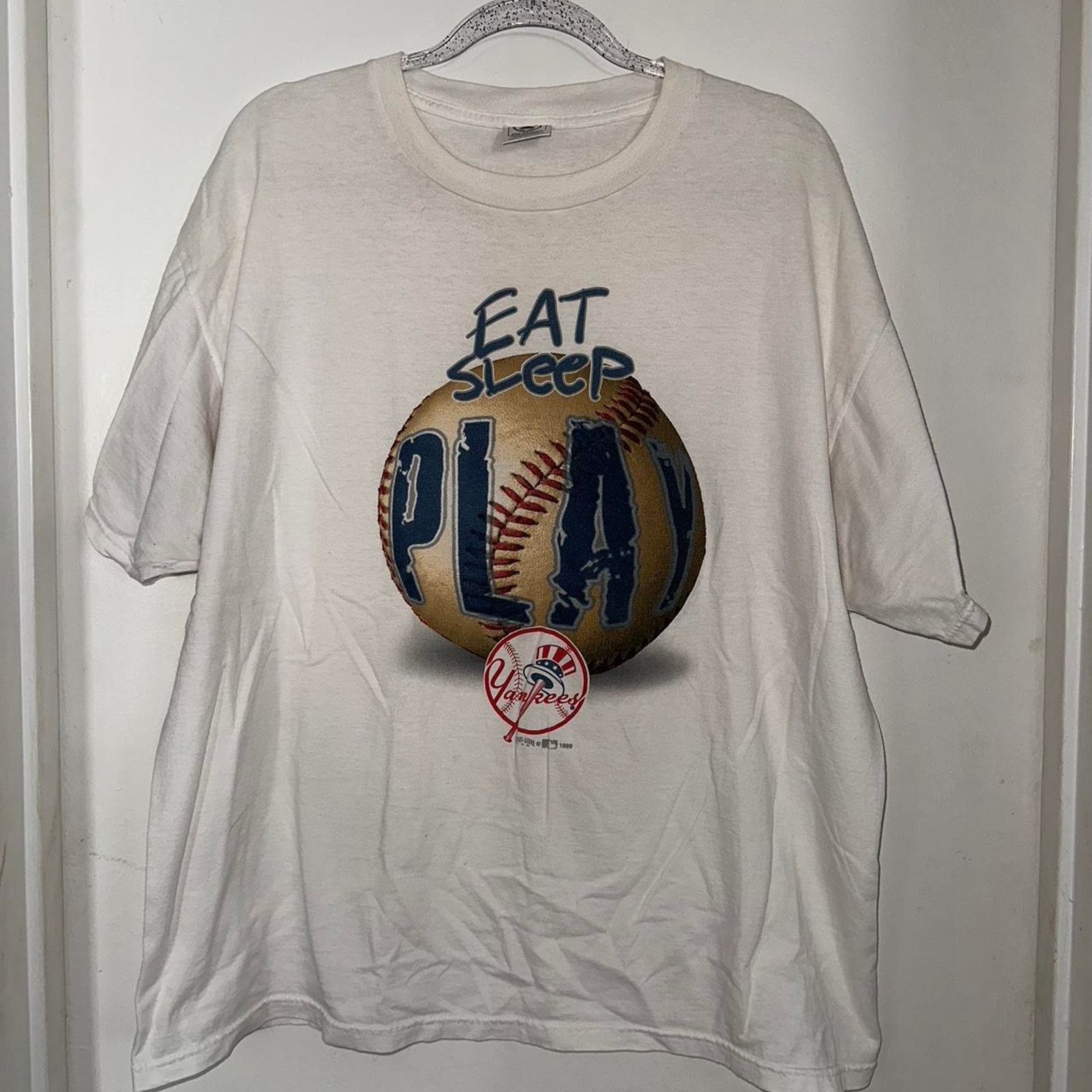 MLB × Vintage Vintage 1999 New York Yankees MLB Eat Sleep Play size XL Size US XL / EU 56 / 4 - 1 Thumbnail