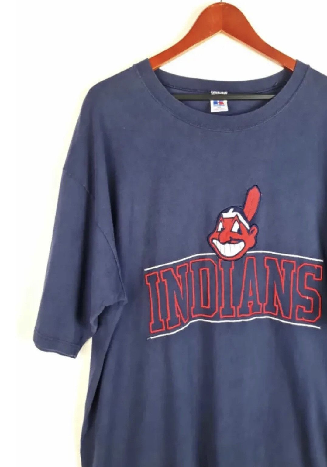 Russell Athletic Russell athletic vintage MLB Indians 90s t shirt xxl faded Size US XXL / EU 58 / 5 - 2 Thumbnail