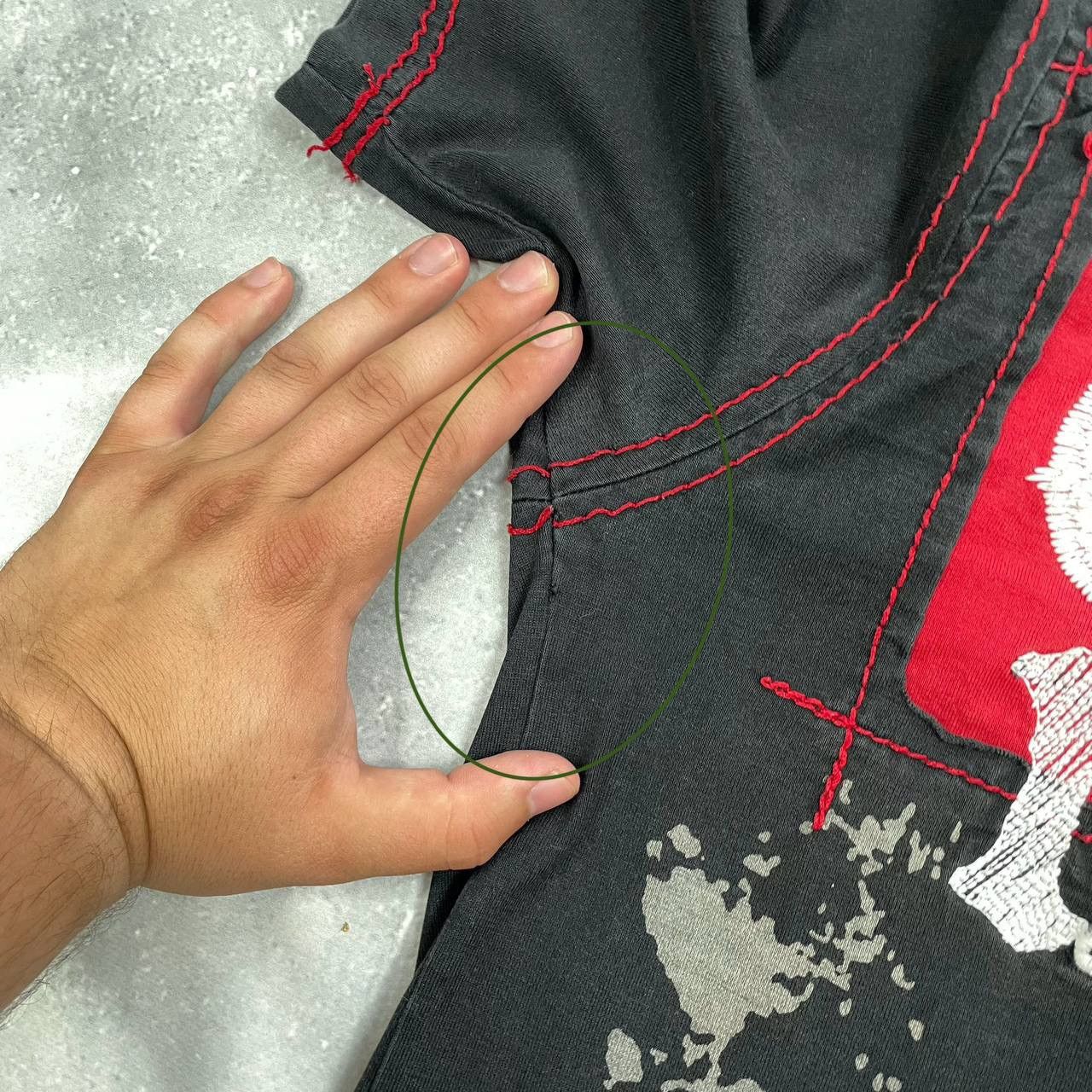Coogi Vintage Coogi The Lucky Country Y2K T Shirt Black/ Red L Size US L / EU 52-54 / 3 - 10 Thumbnail