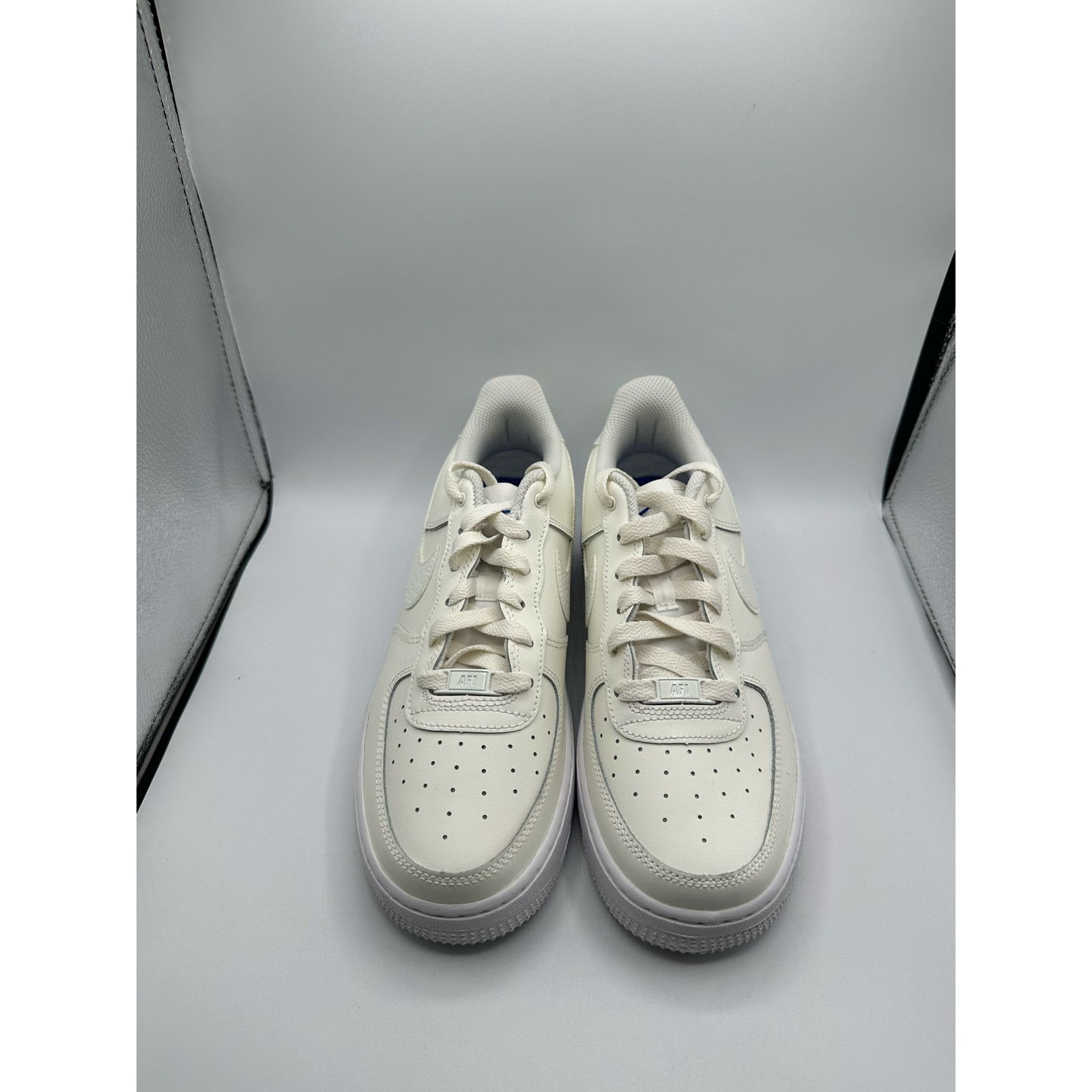Nike Nike Air Force 1 LV8 GS “Sail Croc” size 6.5y Size US 6.5 / IT 36.5 - 2 Thumbnail