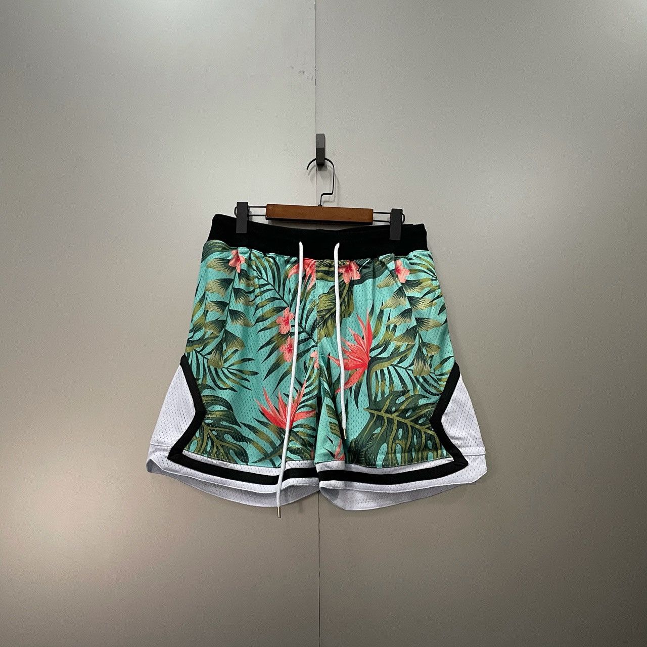 image of Black Scale Blavk Scale Jungle Flower Mesh Shorts in Blue, Men's (Size 32)