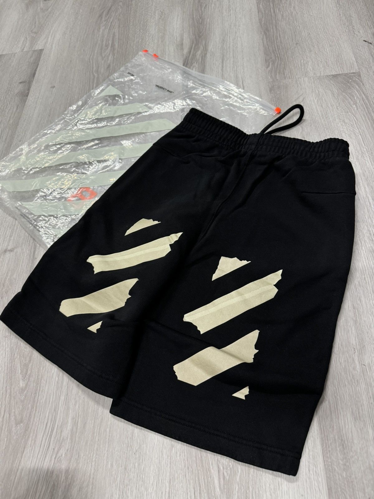 Off-White Off White Arrow Tape Shorts Size US 28 / EU 44 - 2 Thumbnail