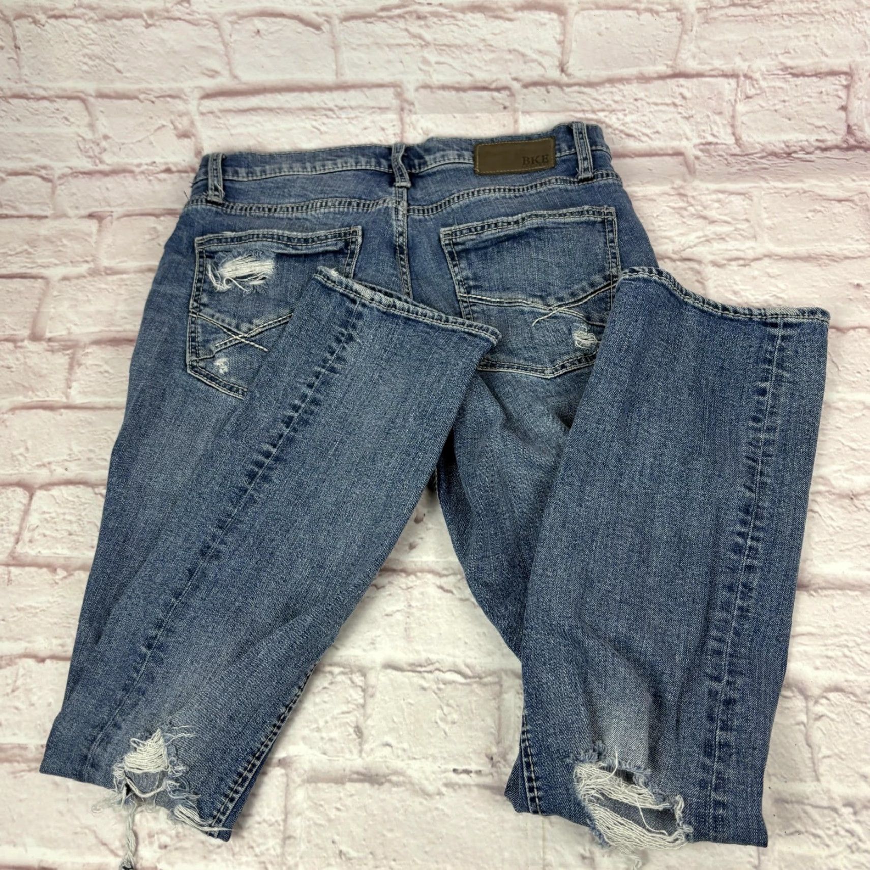 Vintage BKE Jake Straight Jeans Mens 31x31 Medium Wash Blue Distressed Denim Regular Fit Straight 5-Pocket Dyeable? Size US 31 - 2 Thumbnail