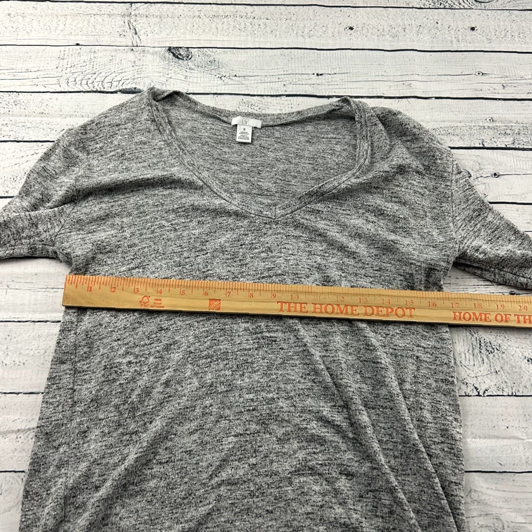 Vintage BP Gray Long Sleeve V-Neck Lightweight Sweater Top Women's XS BP Gray V-Neck Long Sleeve Lightweight Solid Shirt Womens XS Size XS / US 0-2 / IT 36-38 - 4 Thumbnail