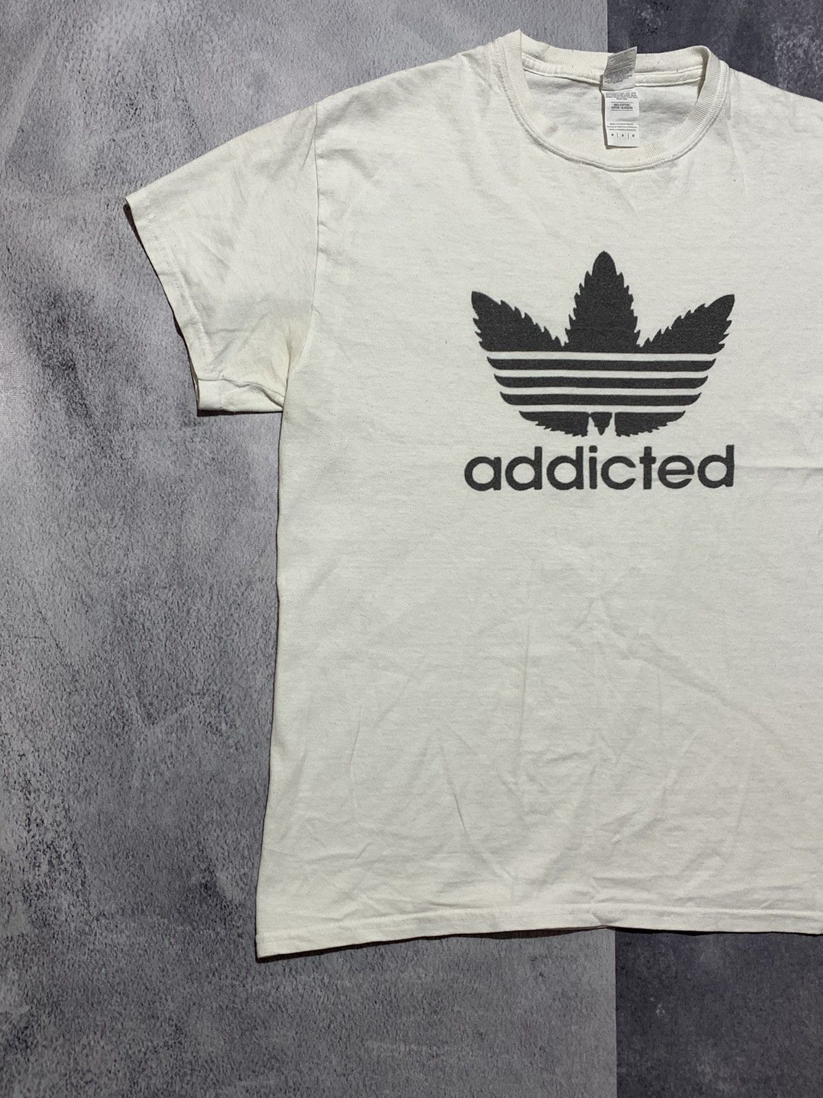 Vintage Vintage Y2K Addicted drugs 420 tee streetwear big logo sizeM Size US M / EU 48-50 / 2 - 2 Thumbnail