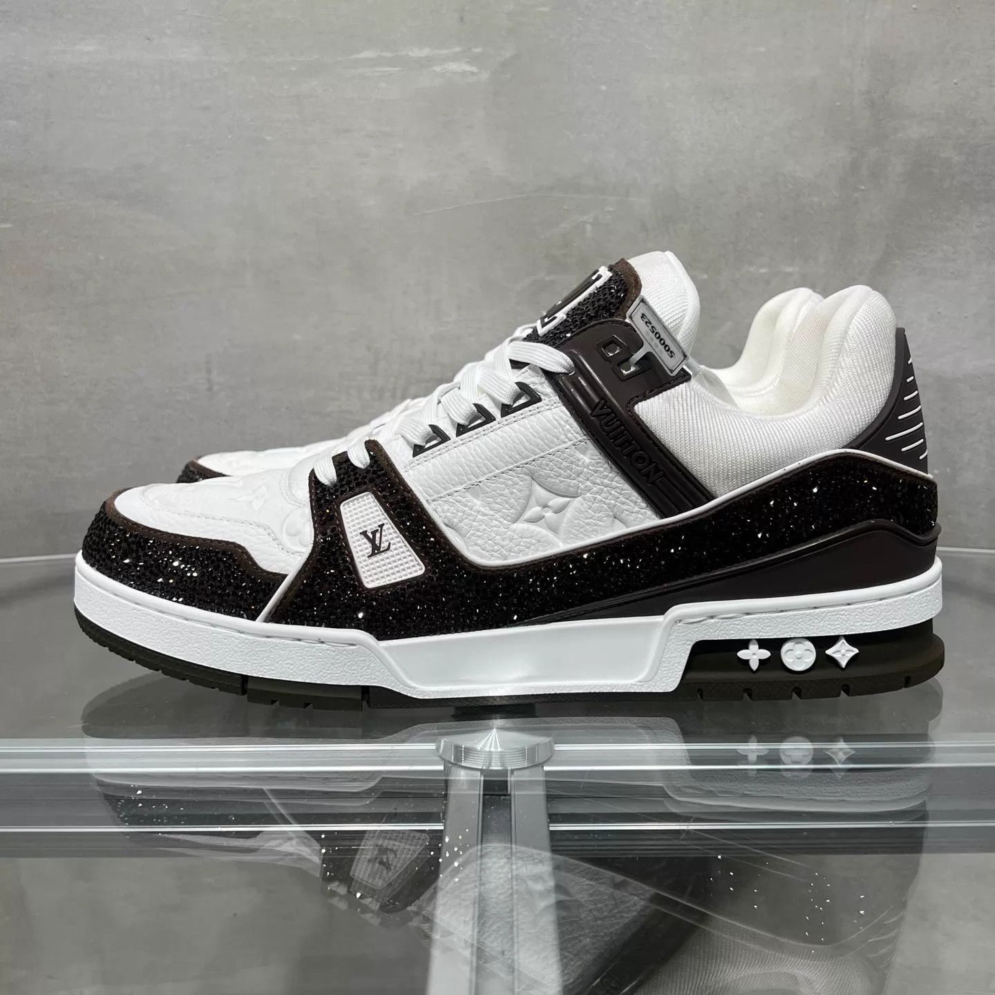 Louis Vuitton LV Trainer Brown Diamond-Embellished UK10 (44) Size US 11 / EU 44 - 3 Thumbnail