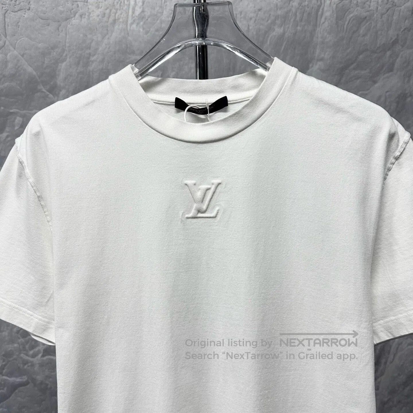 Louis Vuitton louis vuitton white embossed short sleeve shirt. Size US S / EU 44-46 / 1 - 2 Thumbnail