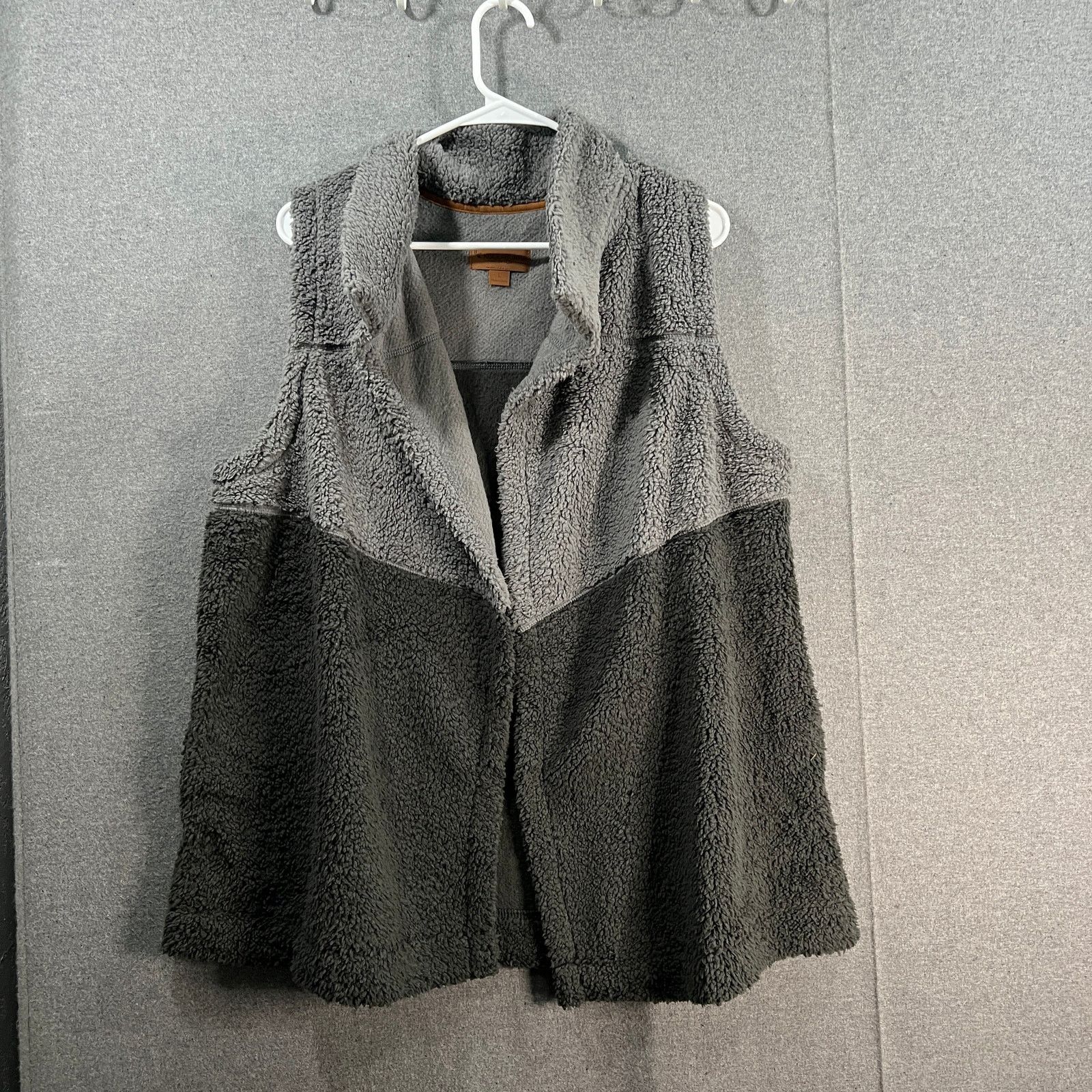 Other Koolaburra by UGG Brushed Back Sherpa Vest Size L / US 10 / IT 46 - 1 Thumbnail