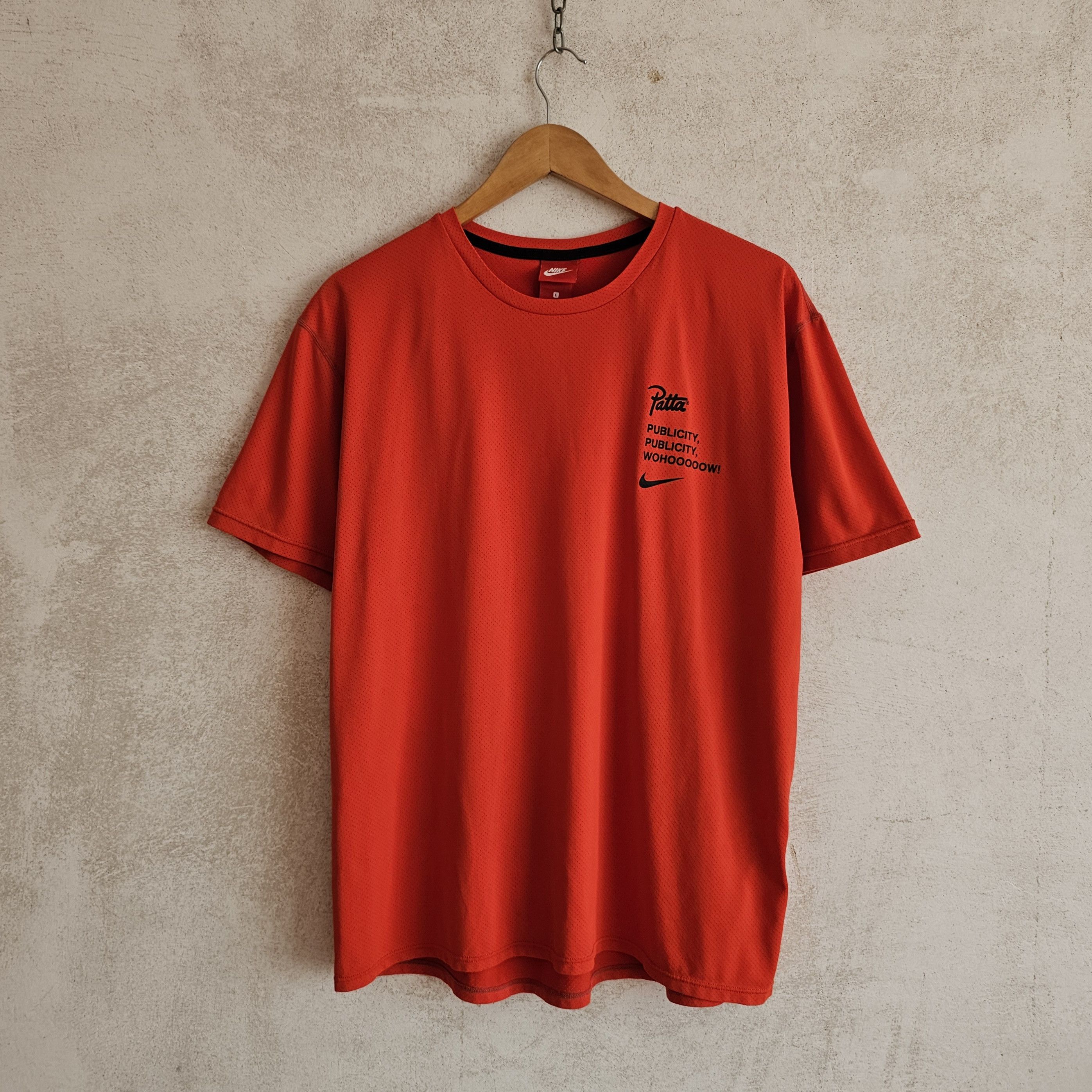 Nike × Patta Nike × Patta red t-shirt Size US L / EU 52-54 / 3 - 1 Thumbnail