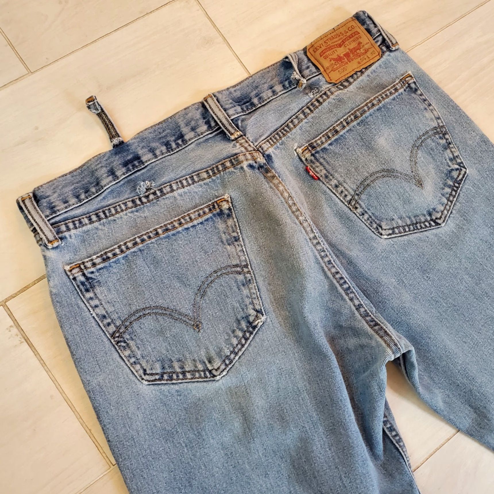 Levi's VINTAGE Levi's 505 Jeans Mens 38x30 Blue Straight Leg Distressed Hole Ripped Denim 5-Pocket Regular Zip Fly Belt Loops Men Jeans Size US 38 / EU 54 - 3 Thumbnail