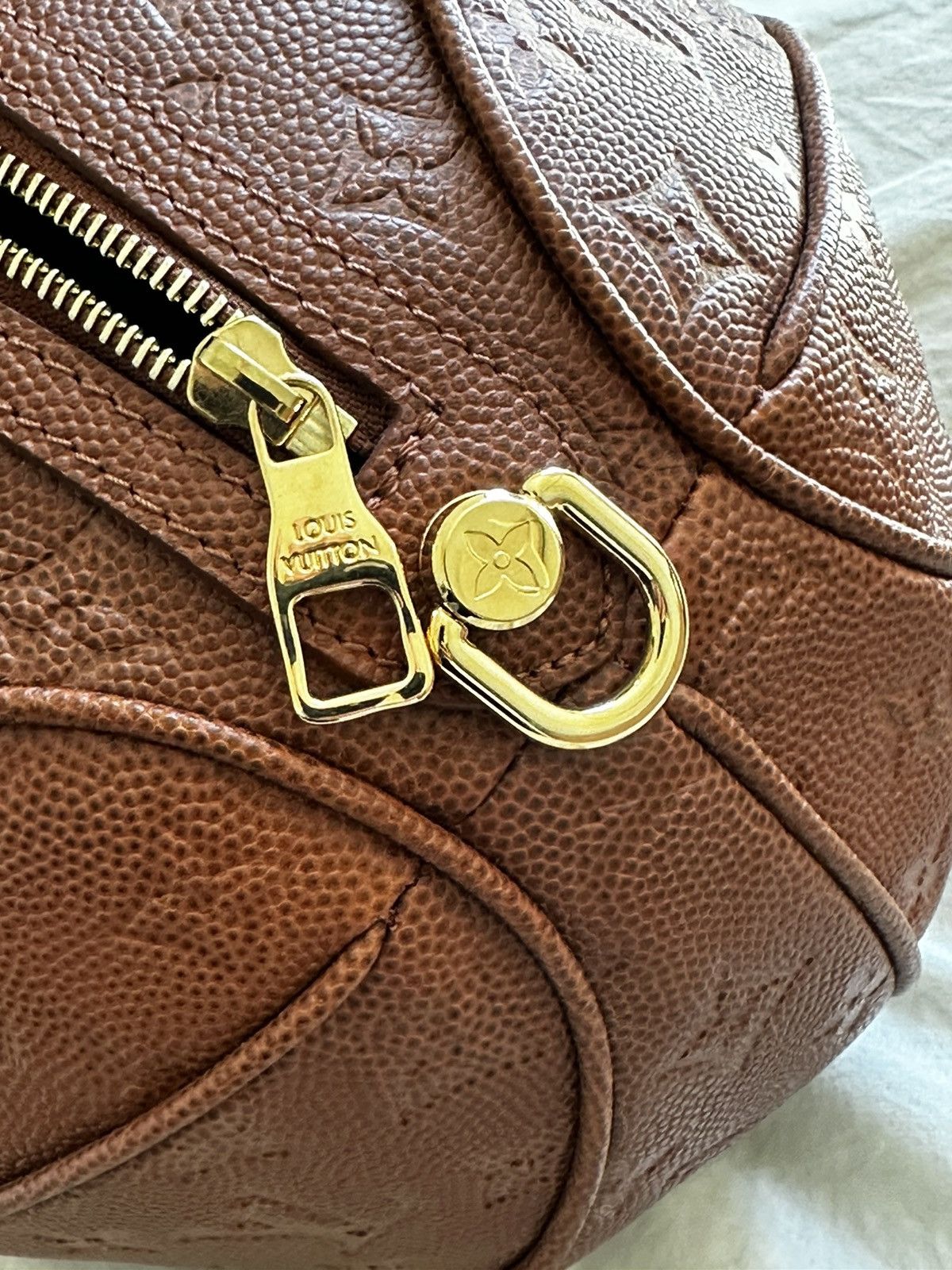 Louis Vuitton × NBA 🚨LV x NBA Basketball in Bag - 2 bags in 1 Size ONE SIZE - 5 Thumbnail