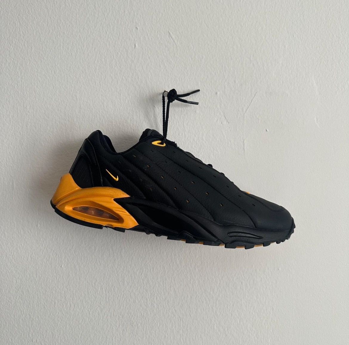 Drake × NOCTA × Nike Nike x NOCTA Hot Step Air Terra Black University Gold Size US 12 / EU 45 - 3 Thumbnail