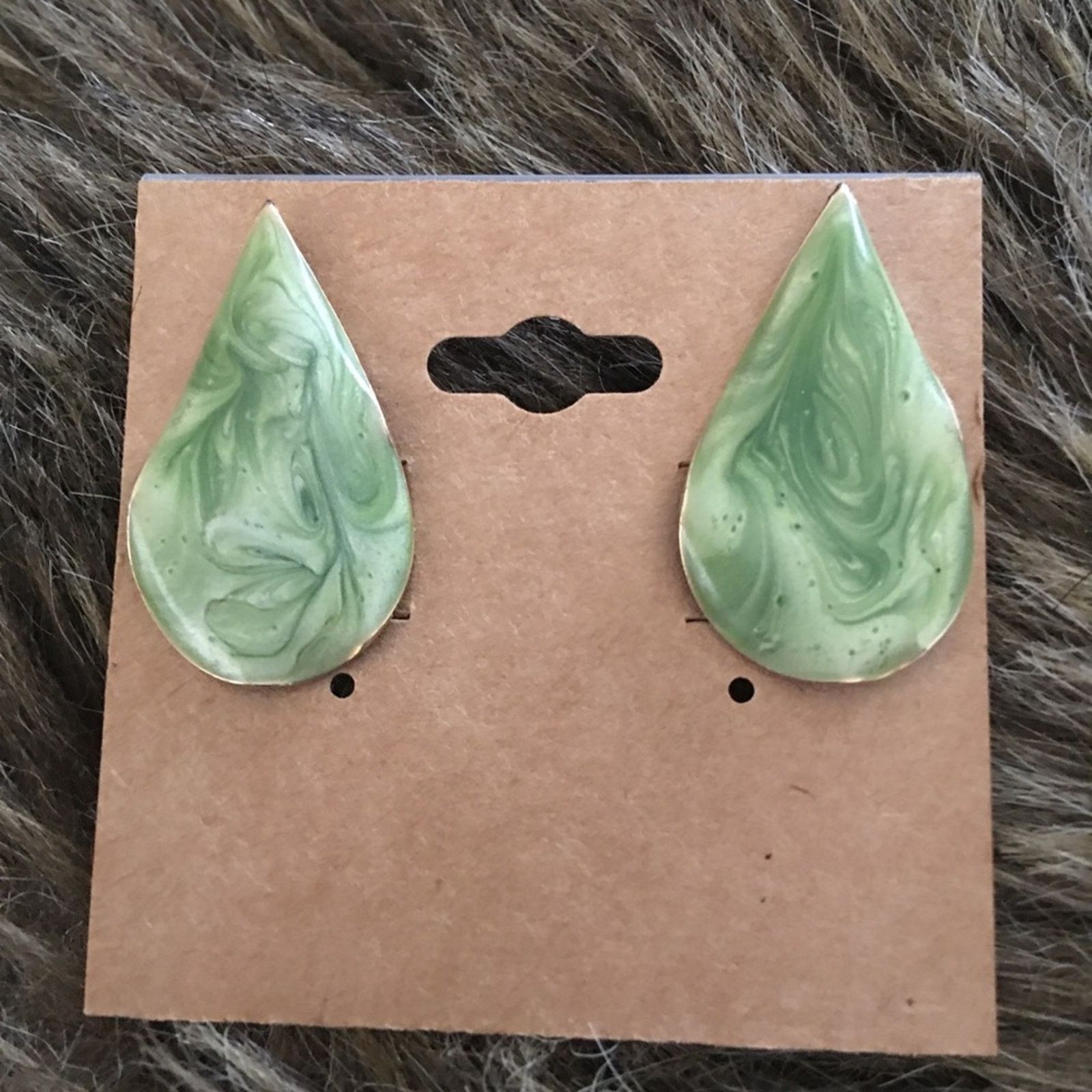 Vintage Vintage green enamel tear drop clip on earrings Size ONE SIZE - 2 Thumbnail