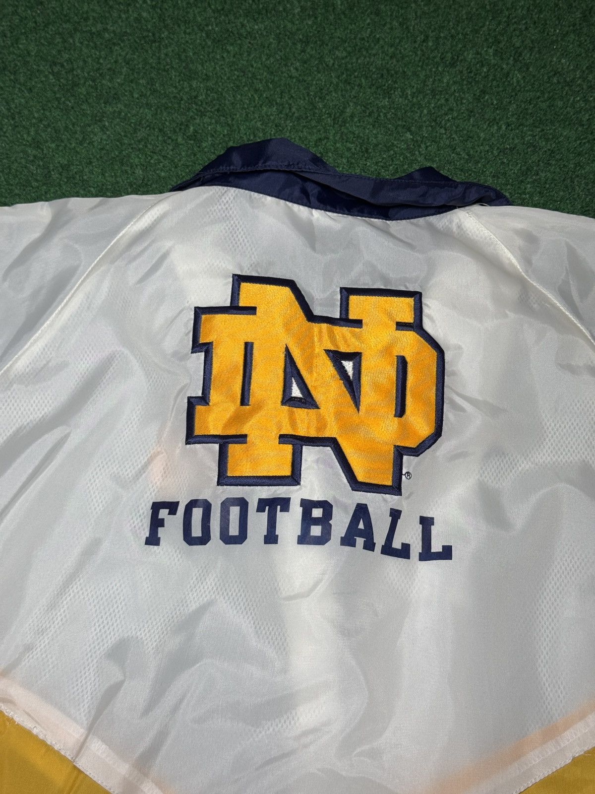 Reebok Notre Dame Football Vintage Reebok Small 23x26 Windbreaker Size US S / EU 44-46 / 1 - 4 Thumbnail