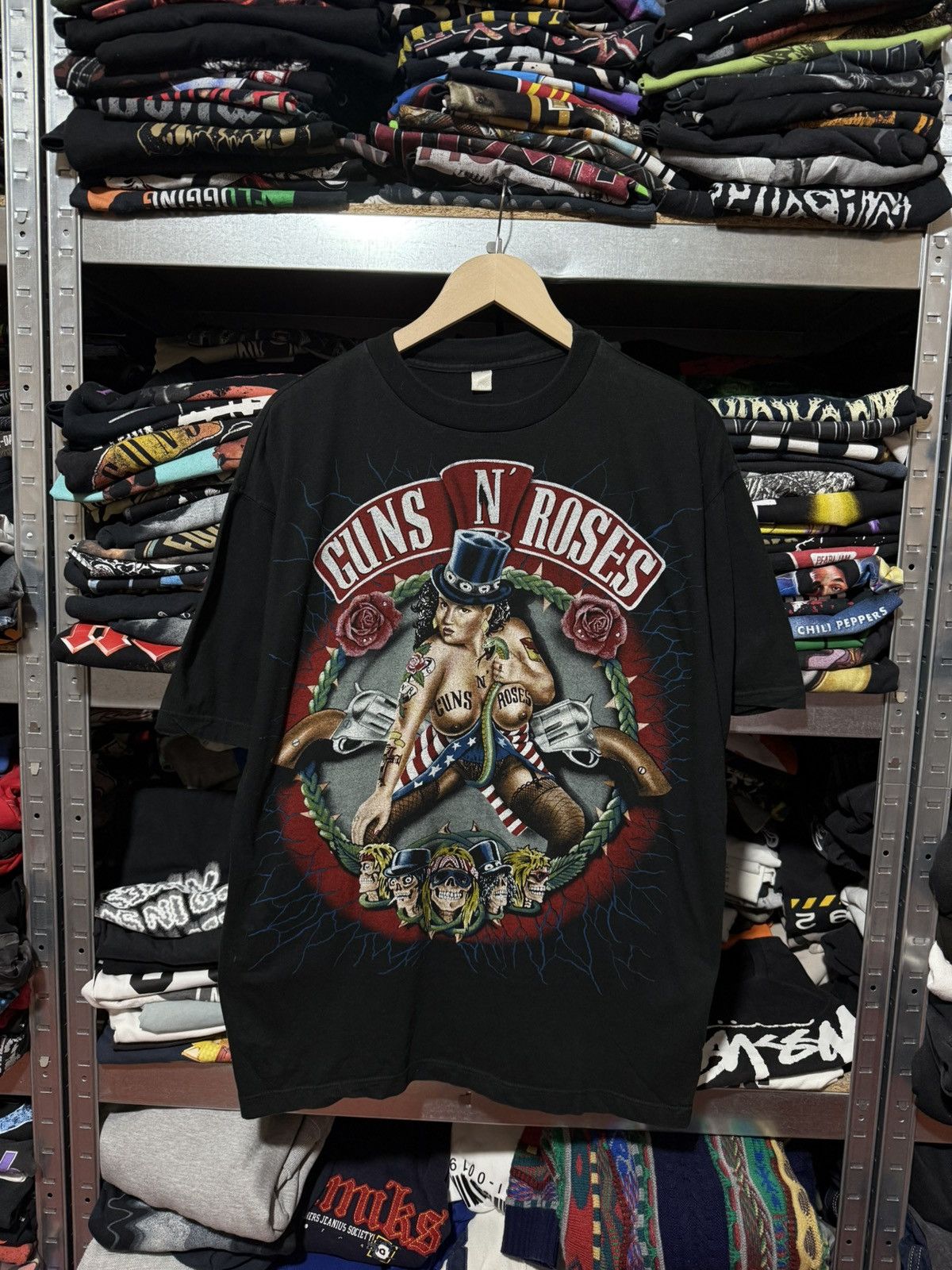 Vintage Vintage 1990’s Guns N Roses Axl Rose Jocker Tattoo T-Shirt Size US XXL / EU 58 / 5 - 1 Thumbnail