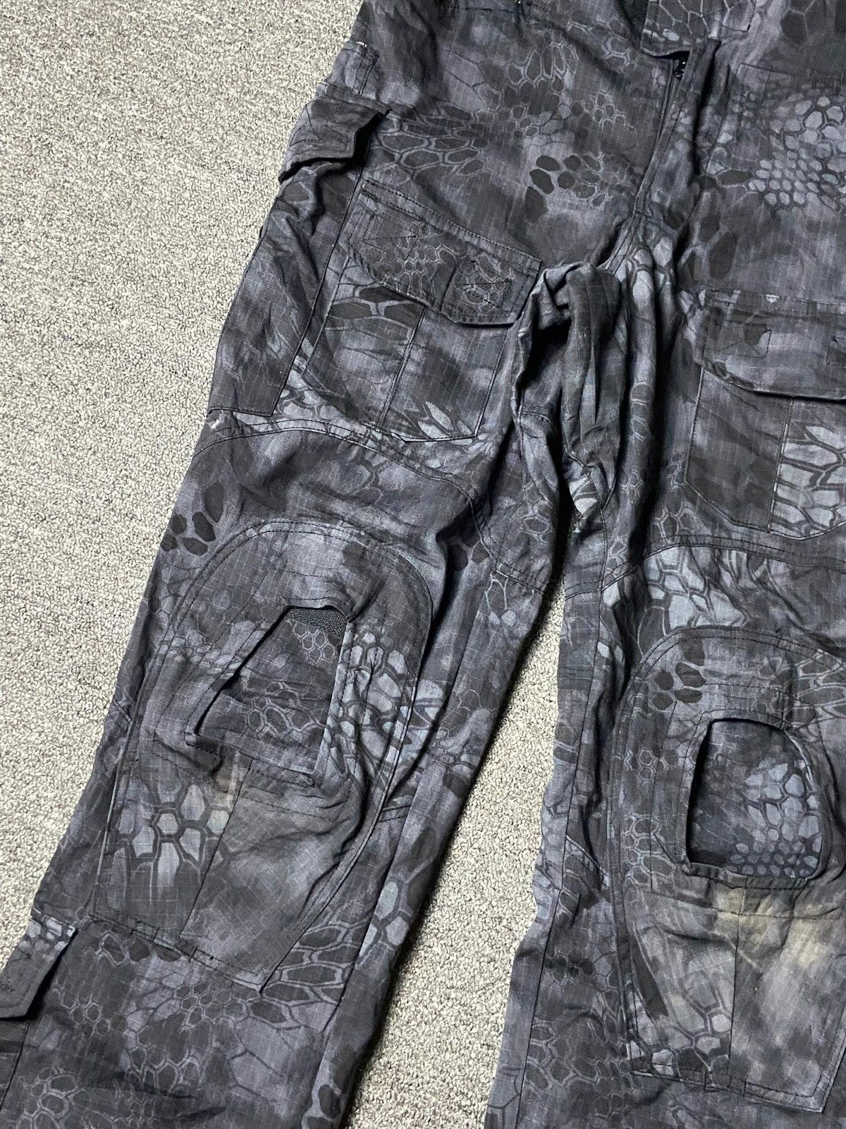 Japanese Brand Emerson Gear Animal Printed Tactical Cargo Pants (160) Size US 35 - 10 Thumbnail