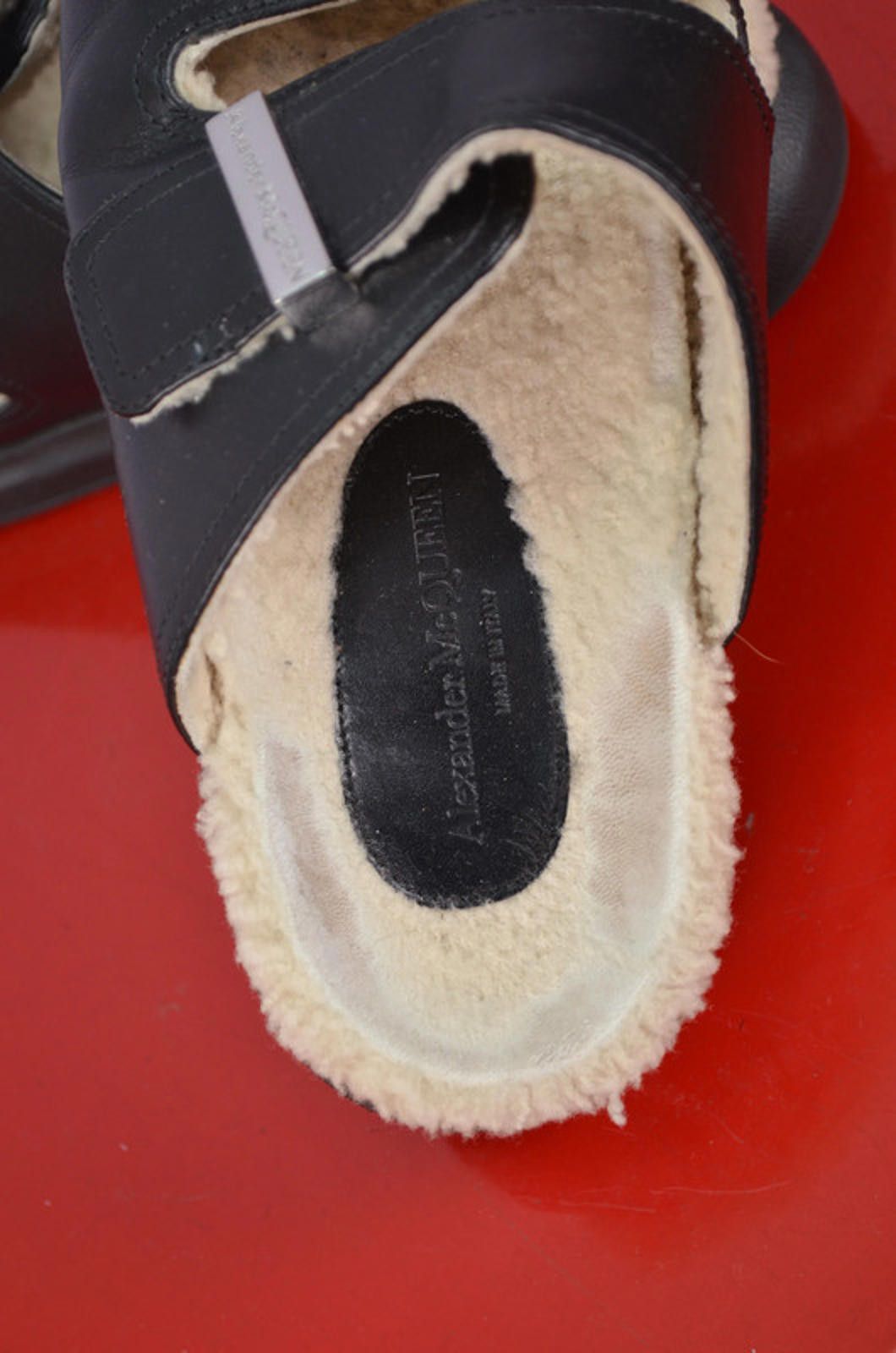 Alexander McQueen Alexander McQueen hybrid Shearling Womens Sandal Size 39 Size US 8 / IT 38 - 7 Thumbnail