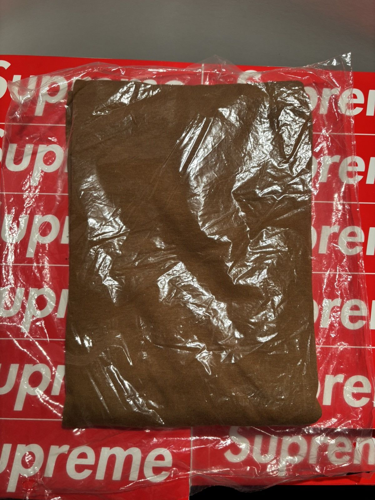 Supreme Supreme GOTHAM tee shirt FW23 light brown Large deadstock Size US L / EU 52-54 / 3 - 5 Thumbnail