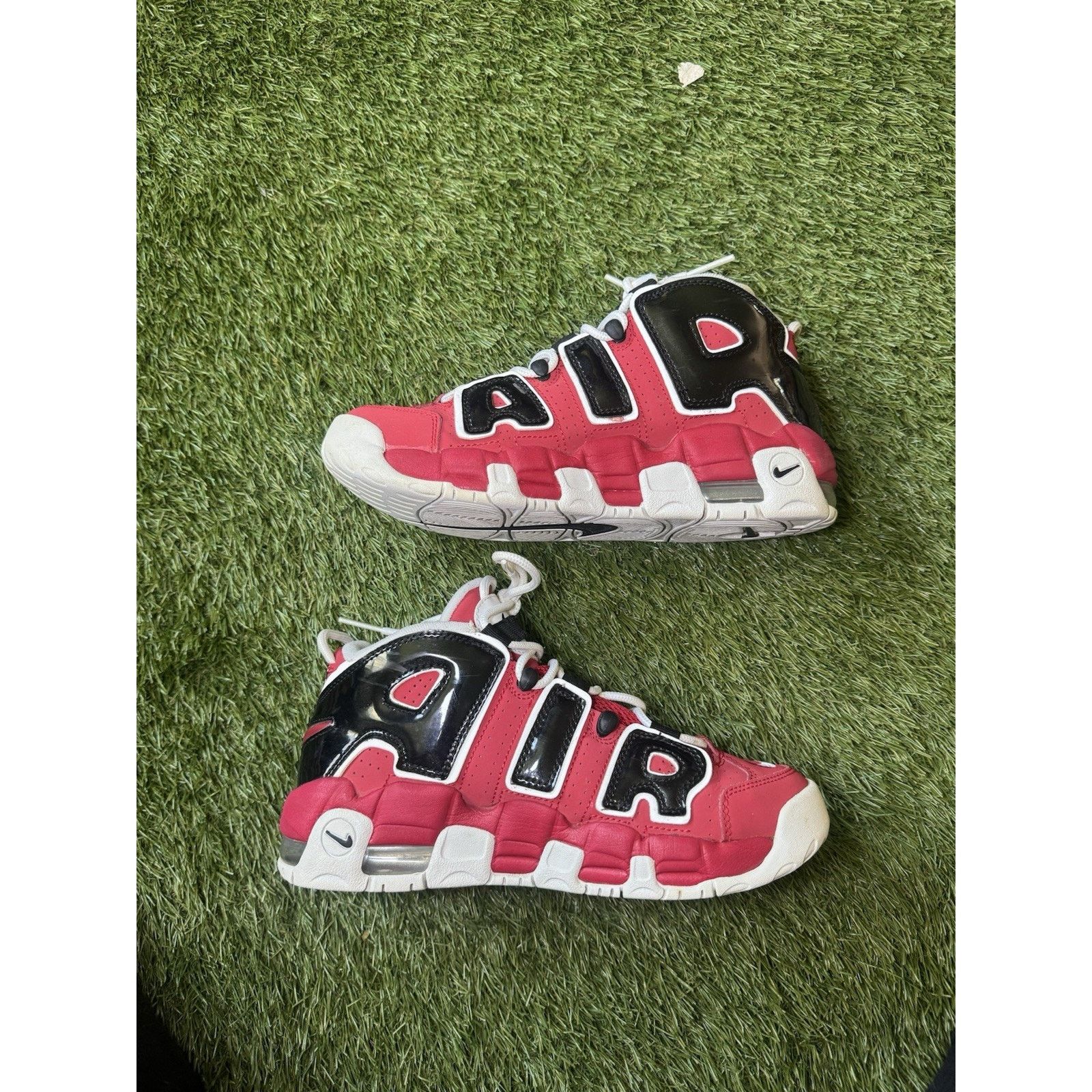 Nike Nike Air More Uptempo GS Size 7Y / 8.5 Women’s Red Black Size US 7 / IT 37 - 2 Thumbnail