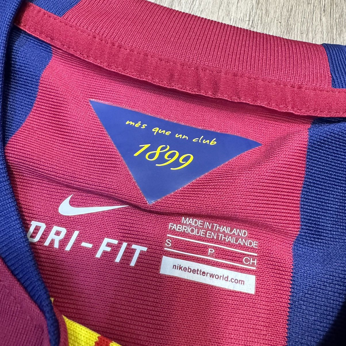 Nike Barcelona 14/15 home shirt #4 Rakitic Size US S / EU 44-46 / 1 - 5 Thumbnail