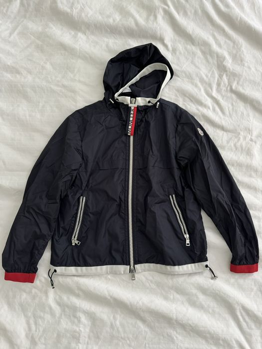 Moncler alshat deals