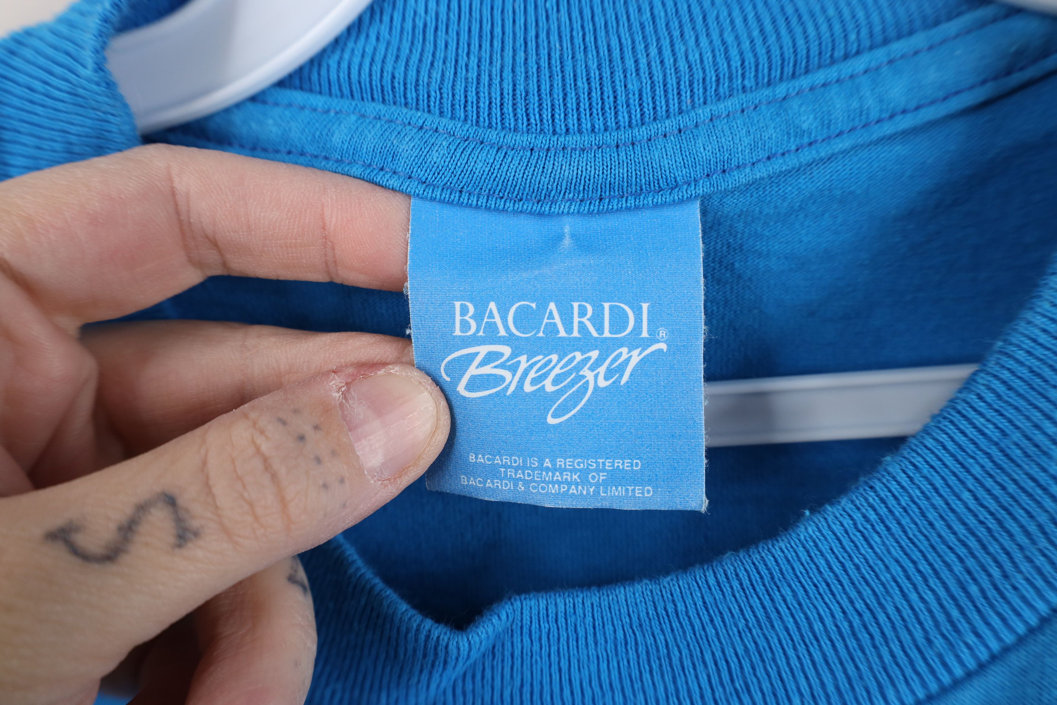 Vintage Vintage 90s Bacardi Rum Breezer Spell Out Pocket T-Shirt USA Size US XL / EU 56 / 4 - 9 Thumbnail