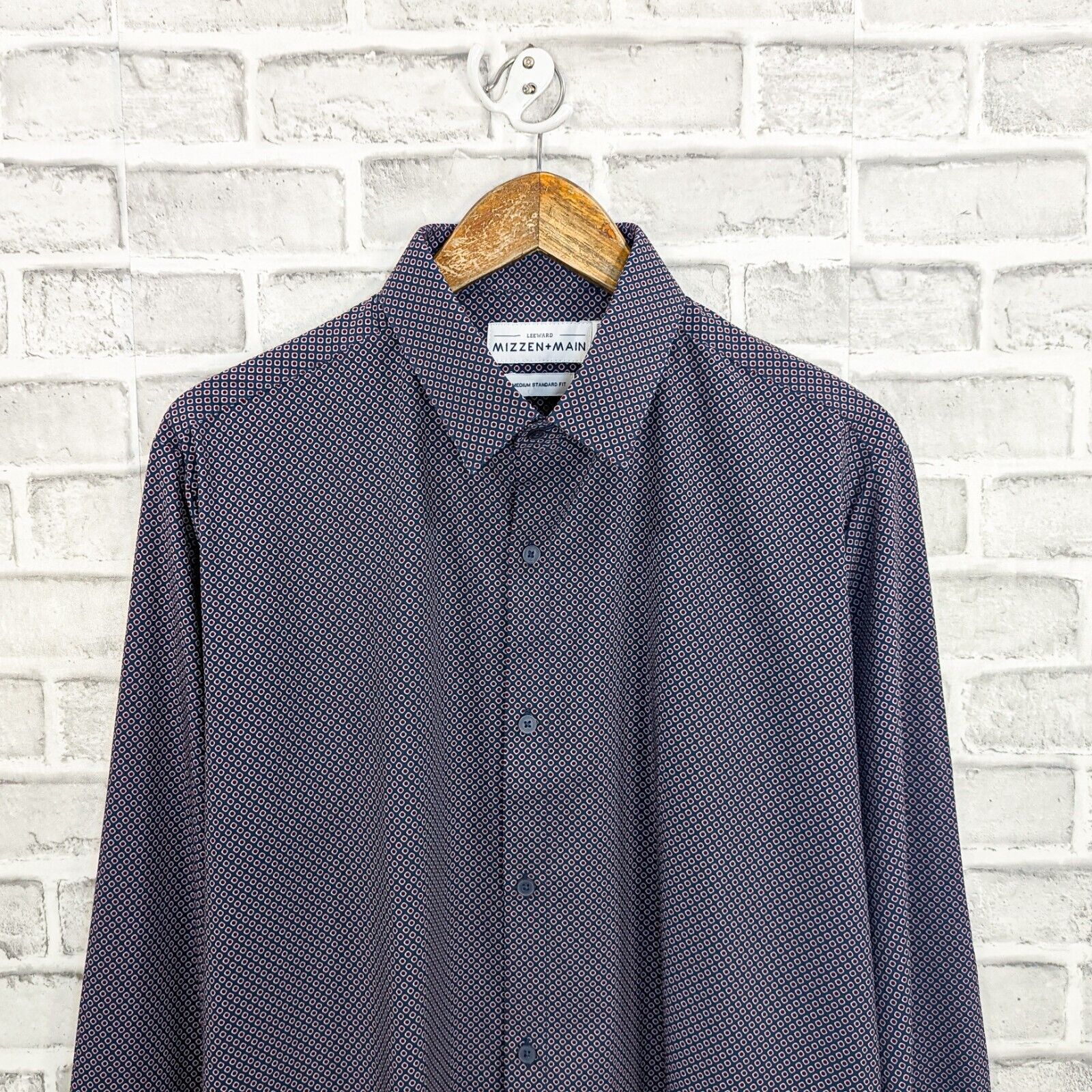 Mizzen+Main MIZZEN + MAIN Standard Fit Button up Shirt Navy Red print Size US M / EU 48-50 / 2 - 4 Thumbnail