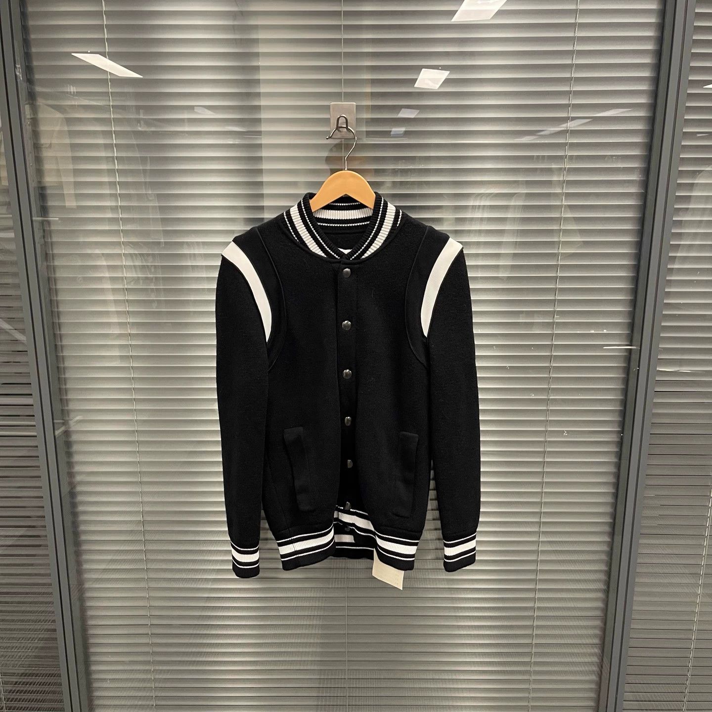 Givenchy Givenchy Wool Baseball Jacket S New Size US S / EU 44-46 / 1 - 1 Thumbnail