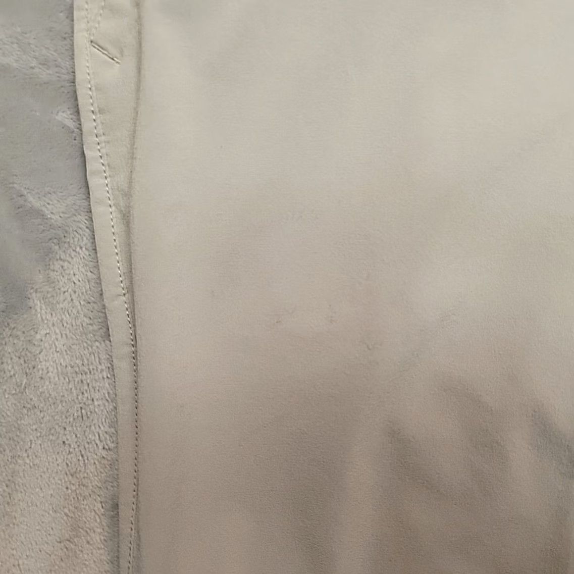 Oakley Oakley Shorts Mens 40 Beige Flat Front Performance Golf Hybrid Stretch Outdoors Size US 40 / EU 56 - 4 Thumbnail