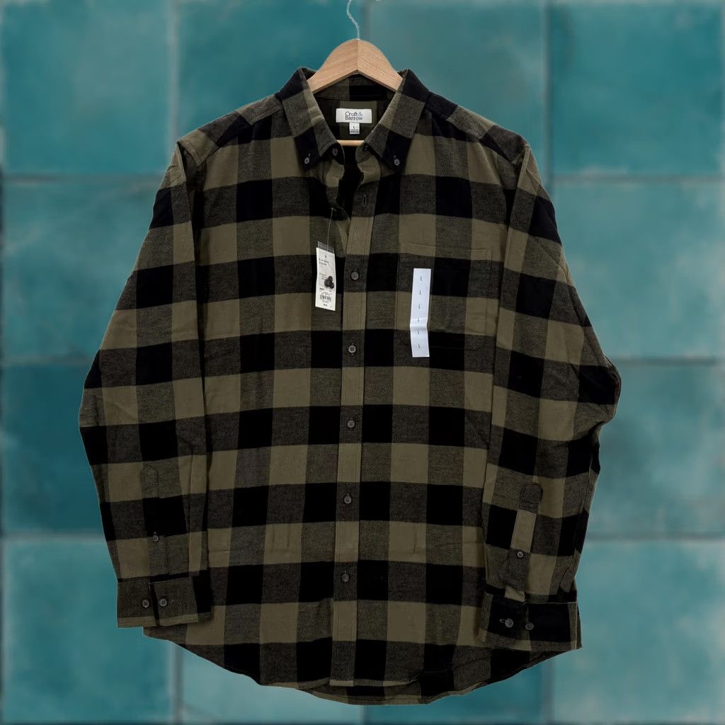 Croft & Barrow Croft & Barrow Shirt Mens L Green Buffalo Plaid Flannel Long Sleeve Casual Button-Up Size US L / EU 52-54 / 3 - 1 Thumbnail