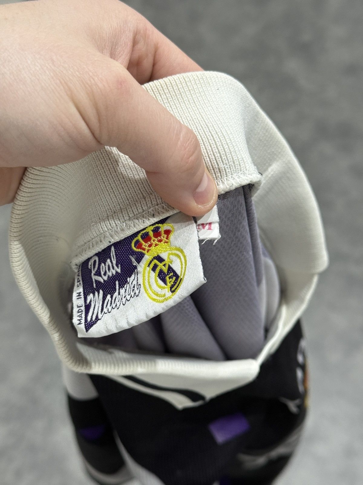 Other 1997/1998 third jersey real madrid x taquy Size M rare Size US M / EU 48-50 / 2 - 14 Thumbnail