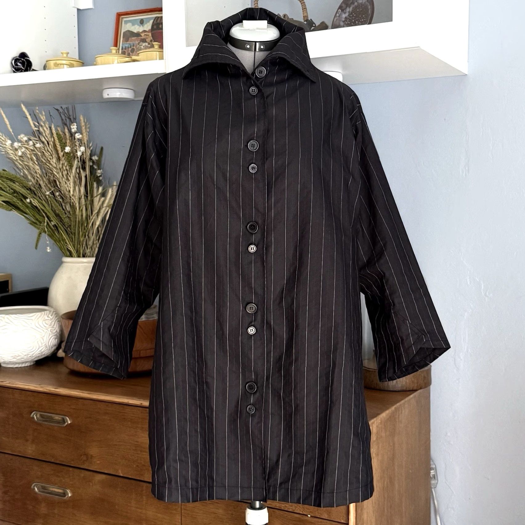 Vintage VINTAGE Blanque Jacket Sliver Metallic Pinstriped Cotton Blend Lagenlook Size 1 Women Button Front Pockets Oversized Black Autumn Spring Summer Winter Size XS / US 0-2 / IT 36-38 - 2 Thumbnail