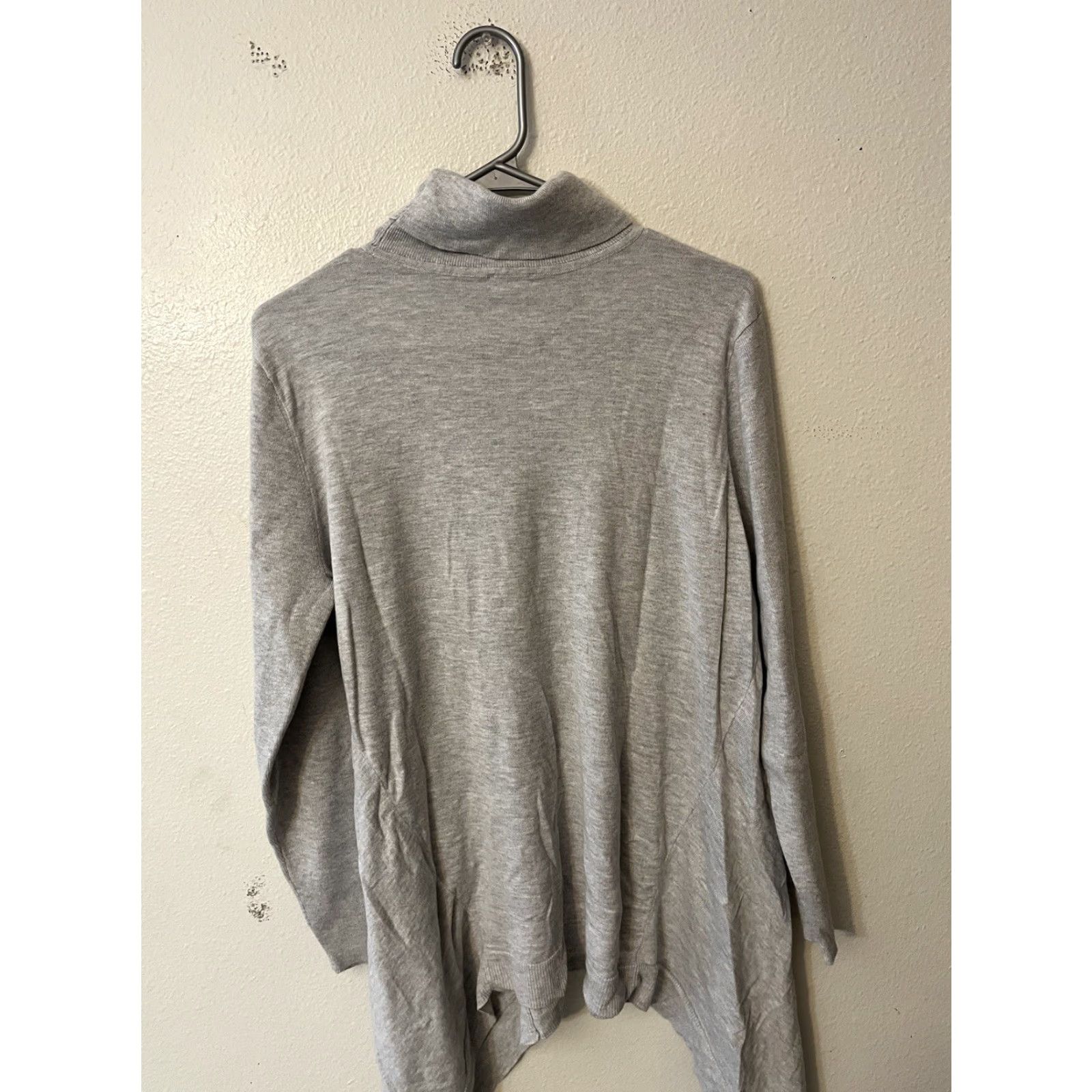 Vintage Chicos Featherweight Turtleneck Tunic Sz 2 Medium Cashmere Sweater Handkerchief Shirt Womens Tunic Long Sleeve Gray Cashmere, Cashmere Blend Size L / US 10 / IT 46 - 2 Thumbnail