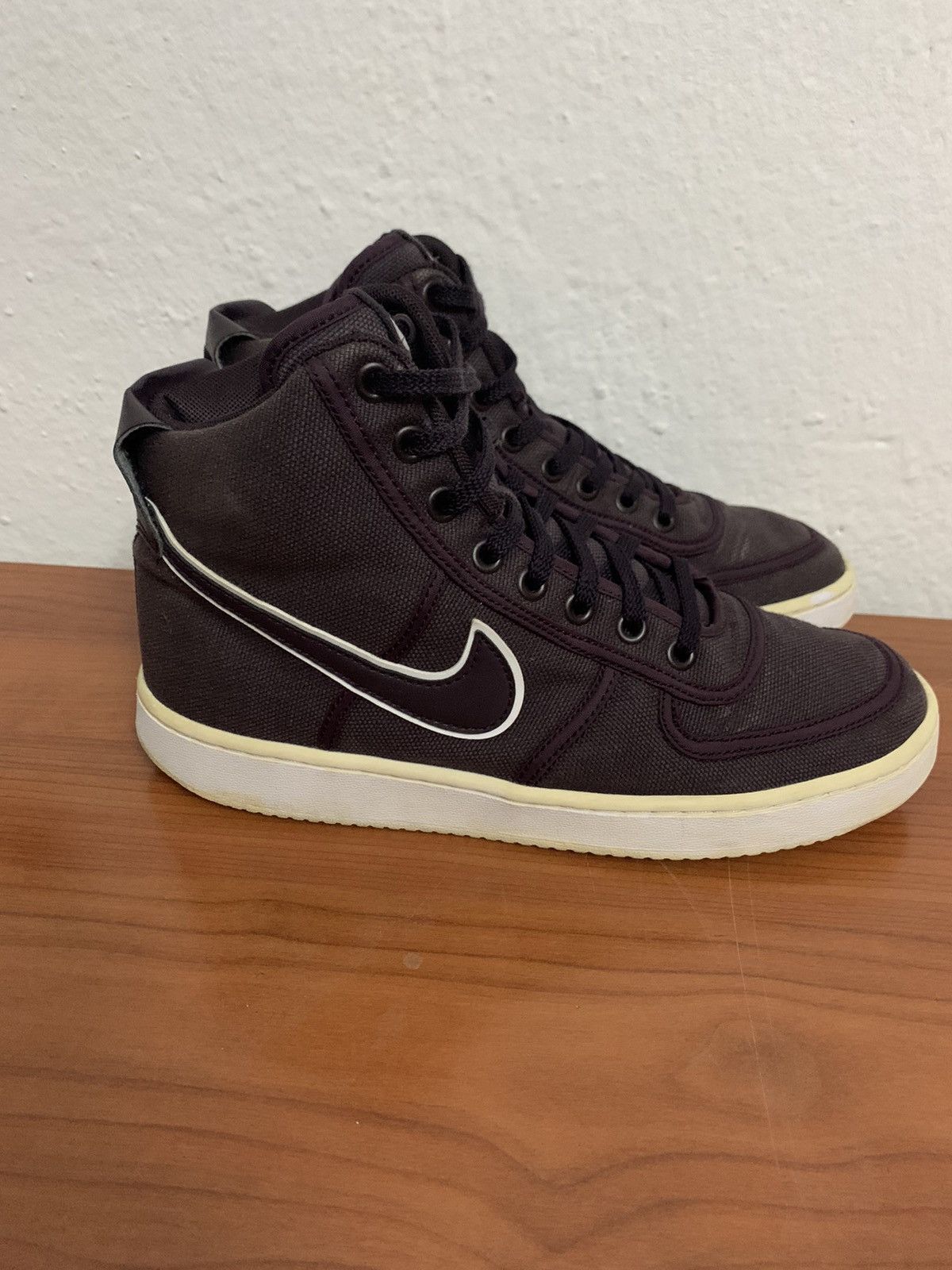 Size 7 nike supreme vandal retailer high