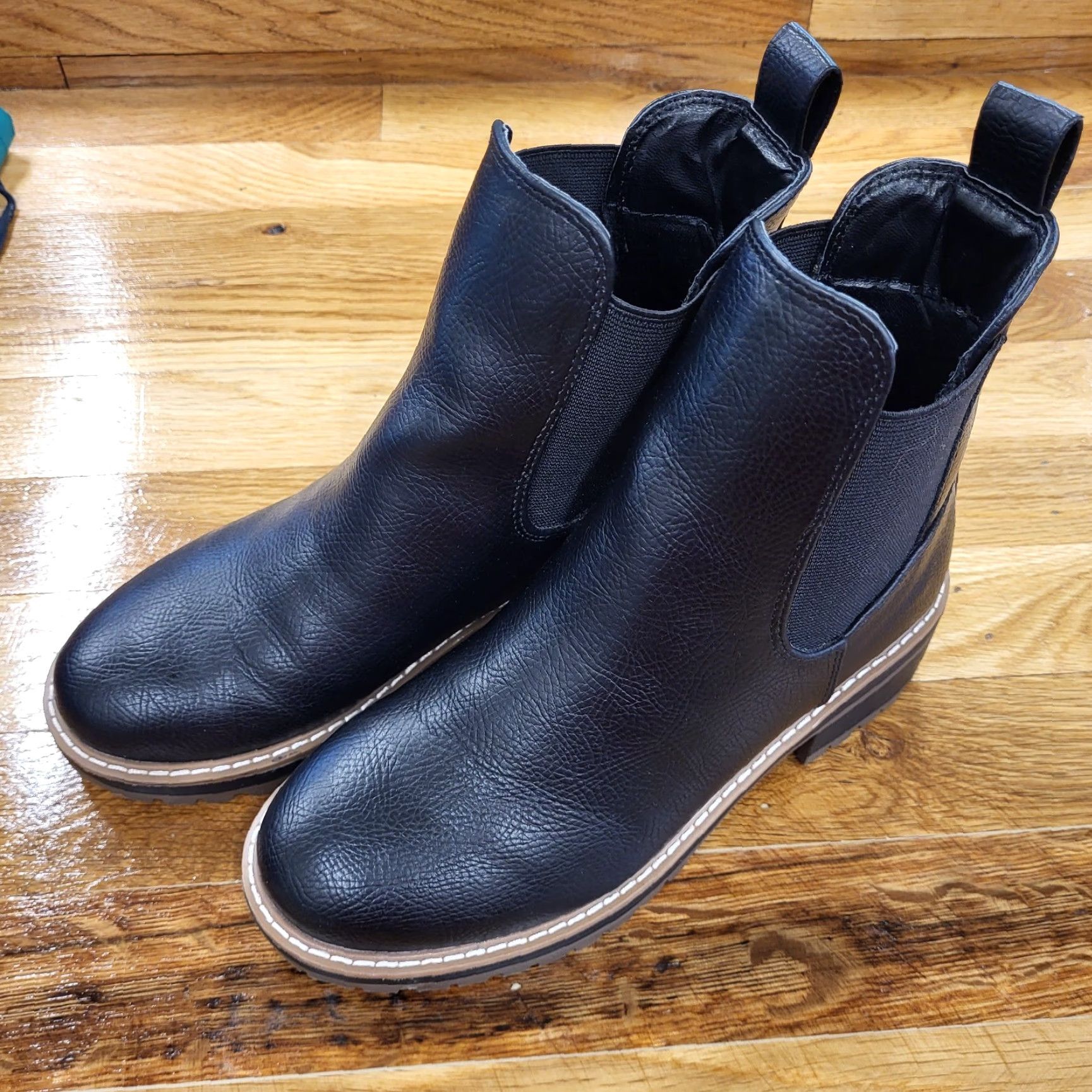 Vintage Kensie Chelsea Boots Women's 6 Black Faux Leather Pull On Low Heel Chelsea Boot 90s Grunge Biker Fashion Mens? No. Size US 6 / IT 36 - 4 Thumbnail