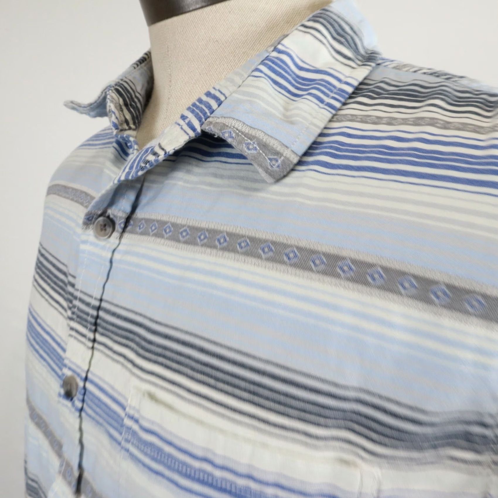 Vintage On the Byas Shirt Mens L Casual Pocket Button Up Blue Striped Short Sleeve Size US L / EU 52-54 / 3 - 2 Thumbnail