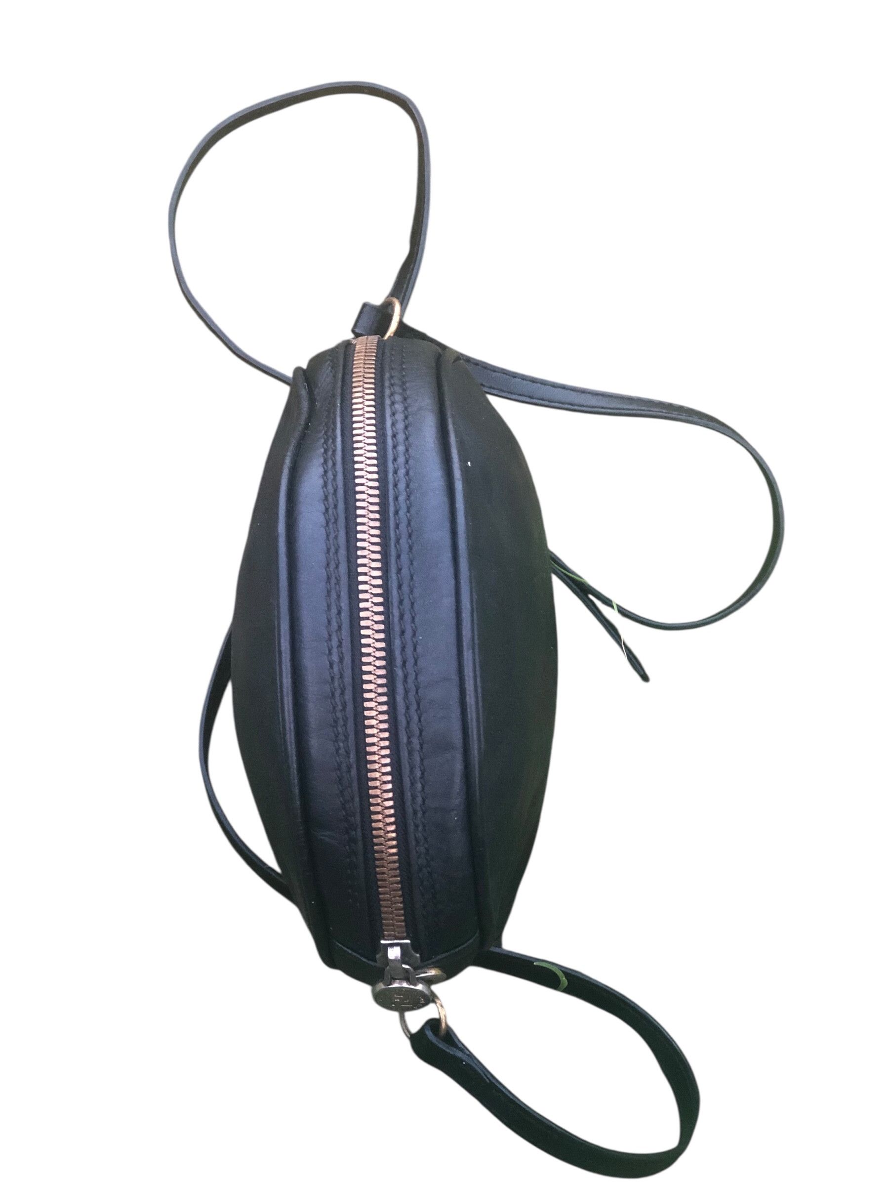 Fendi Rare Vintage Fendi Soft Leather Roundbag Slingbag Size ONE SIZE - 3 Thumbnail