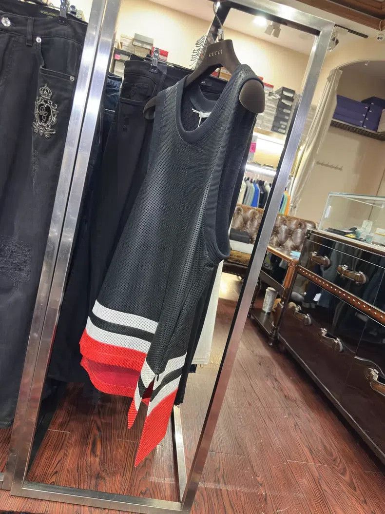 Givenchy Givenchy T-shirt Size US S / EU 44-46 / 1 - 6 Thumbnail