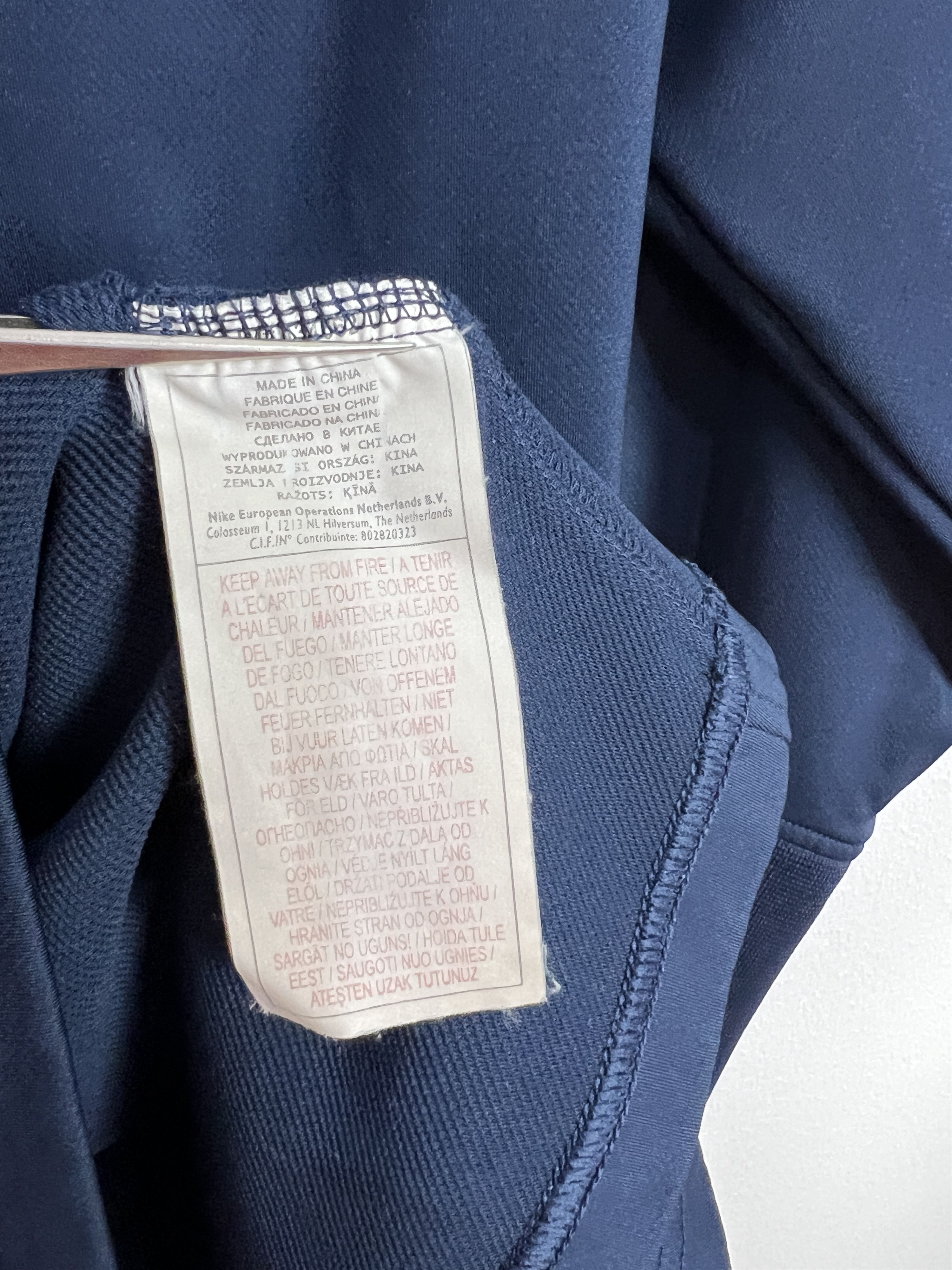 Nike Vintage Nike Arsenal Football Train Jacket Track Top Gunners Size US XL / EU 56 / 4 - 9 Thumbnail