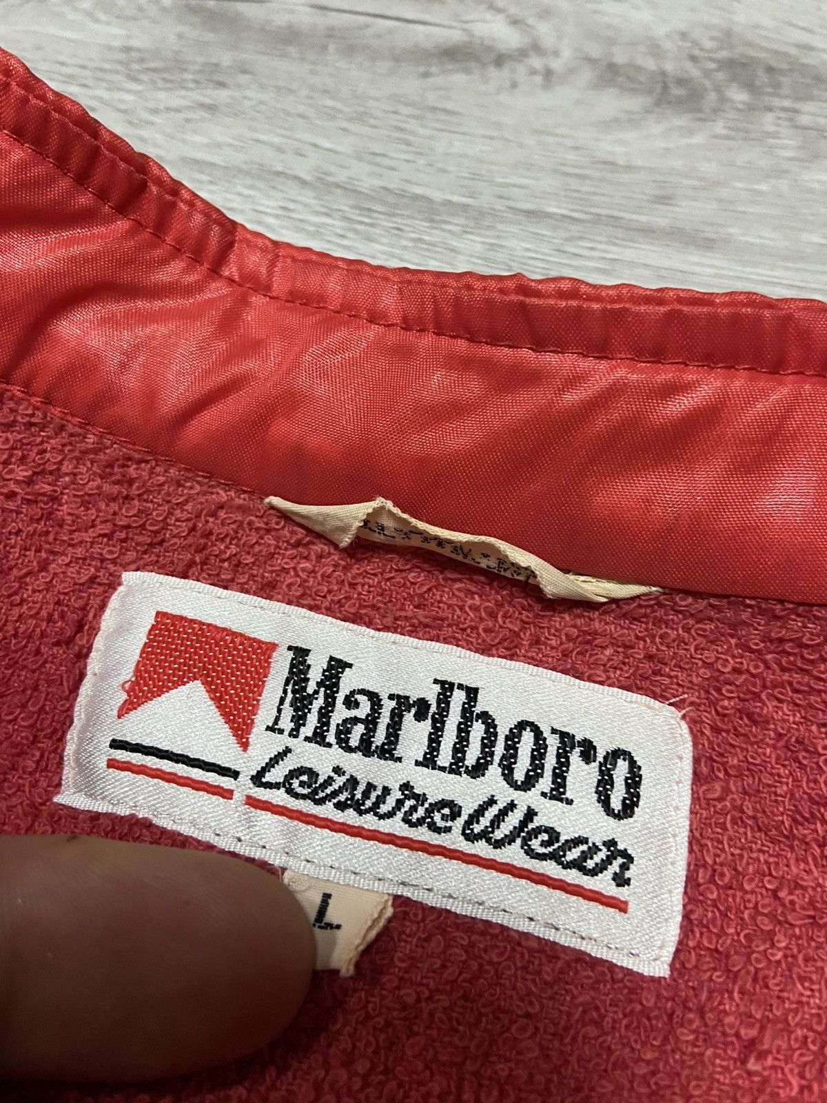 Marlboro Marlboro vintage red nylon bomber zip Size US L / EU 52-54 / 3 - 11 Thumbnail