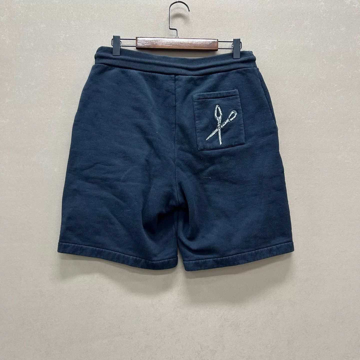 Louis Vuitton Louis Vuitton Tool Print Embroidered Shorts M Size 27" / US 4 / IT 40 - 2 Thumbnail