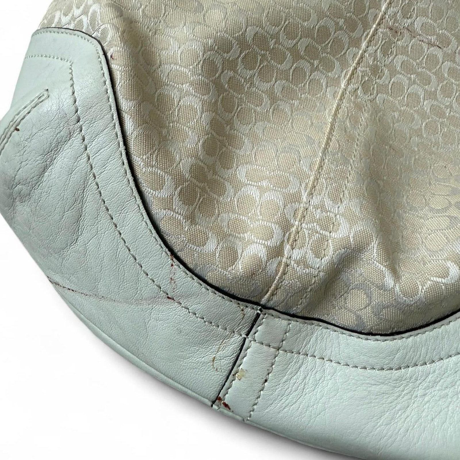 Coach Vintage coach white signature shoulder Size ONE SIZE - 7 Thumbnail