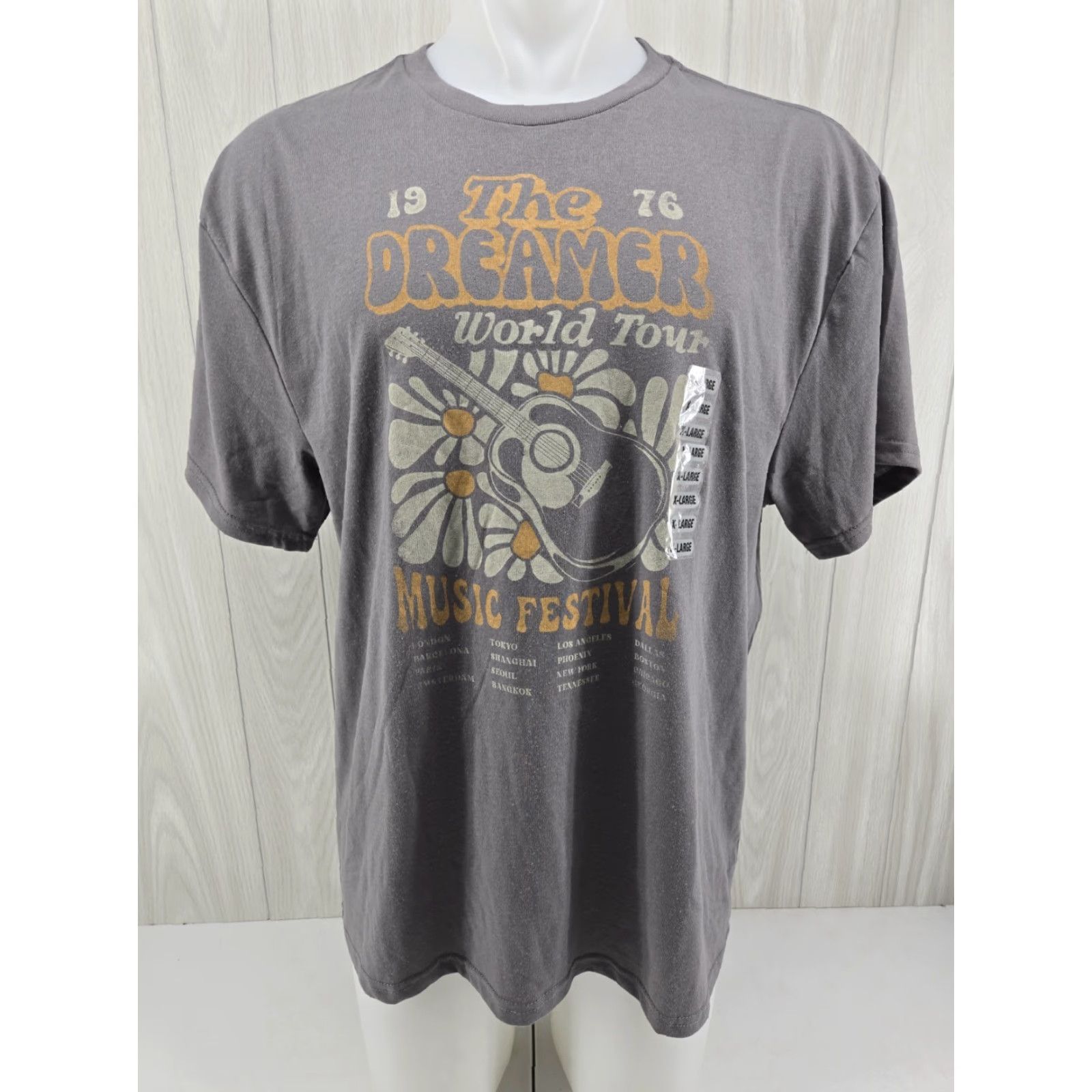 Vintage VINTAGE The Dreamer World Tour Music Festival Gray Short Sleeve T-Shirt Adult XL Size US XL / EU 56 / 4 - 2 Thumbnail